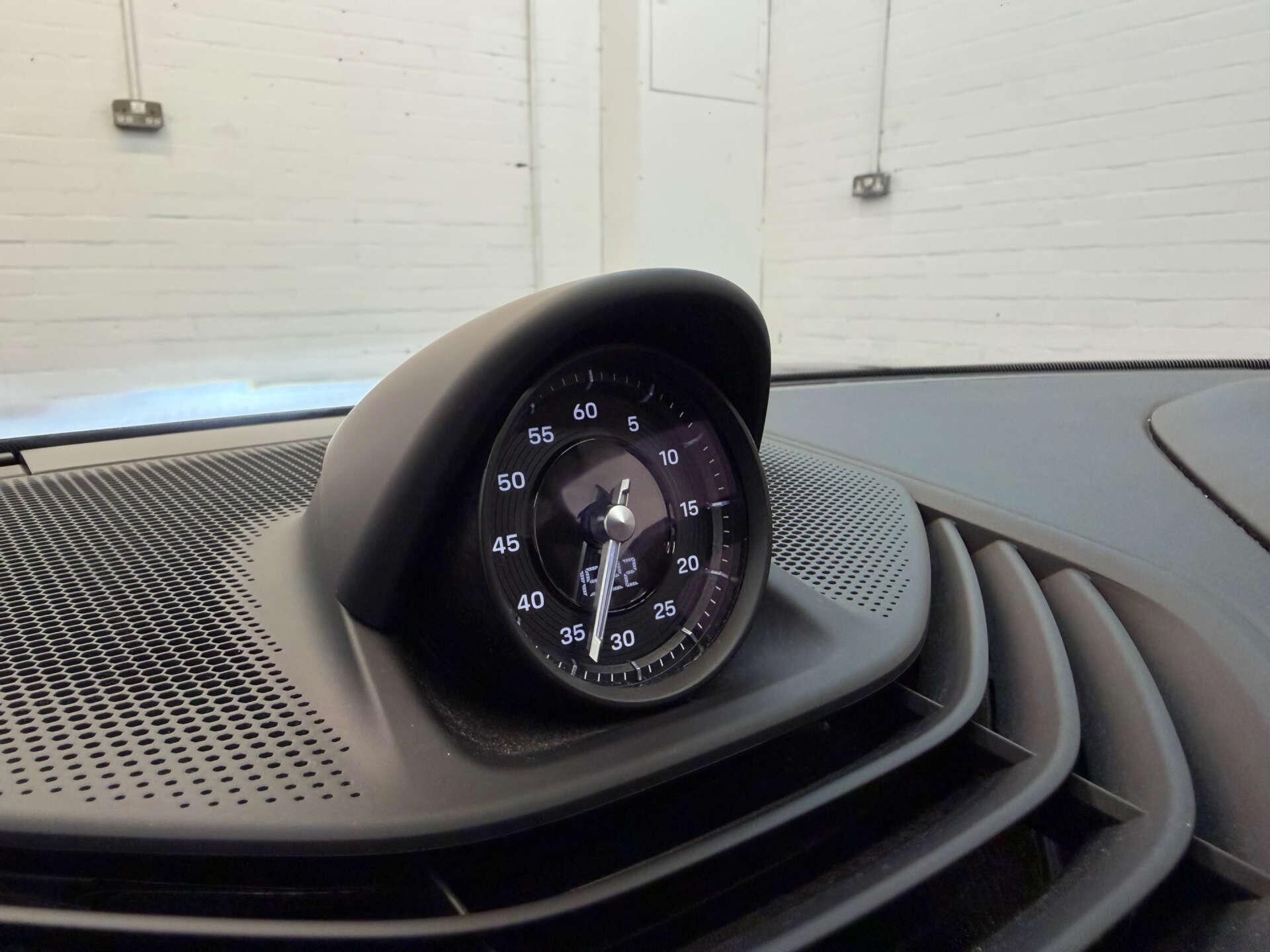 Porsche Taycan view 38