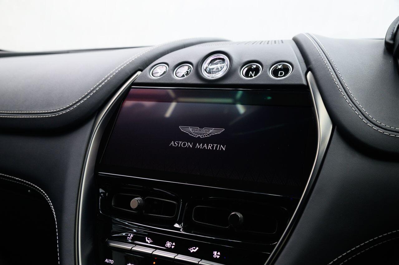 Aston Martin DBX view 52