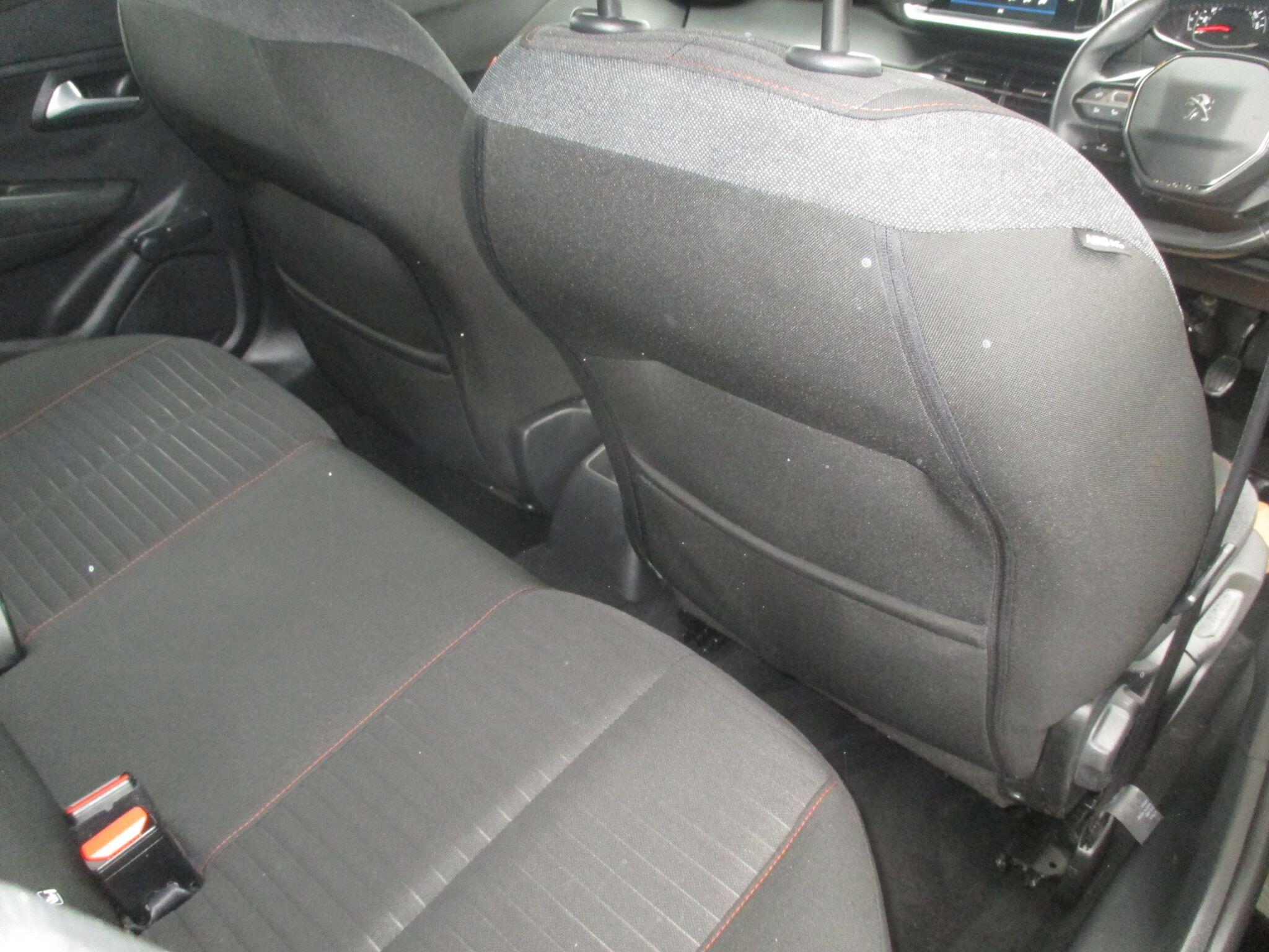 Peugeot 208 view 25