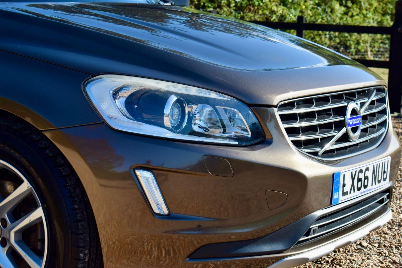 Volvo XC60 view 16