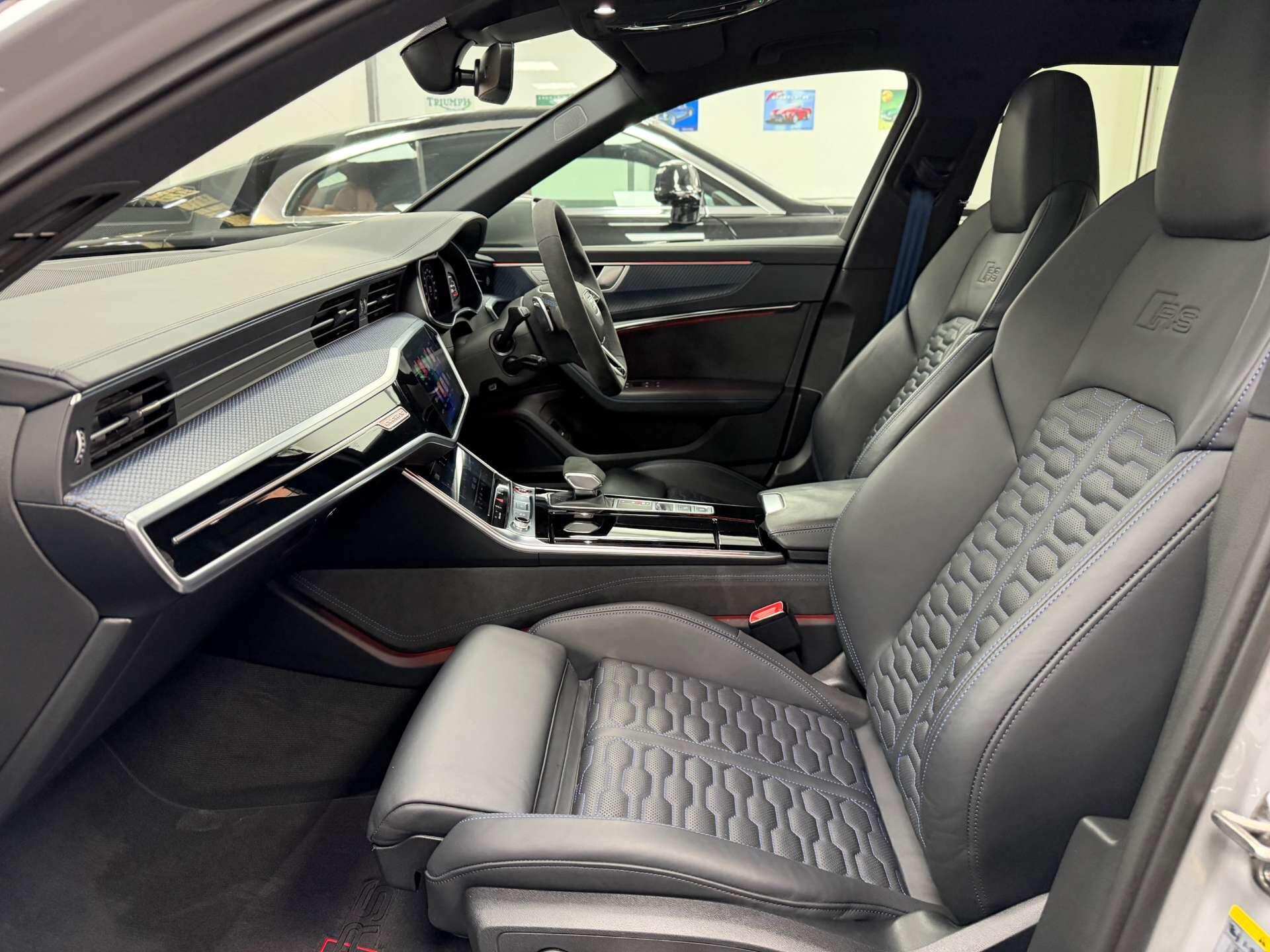 Audi RS6 view 36