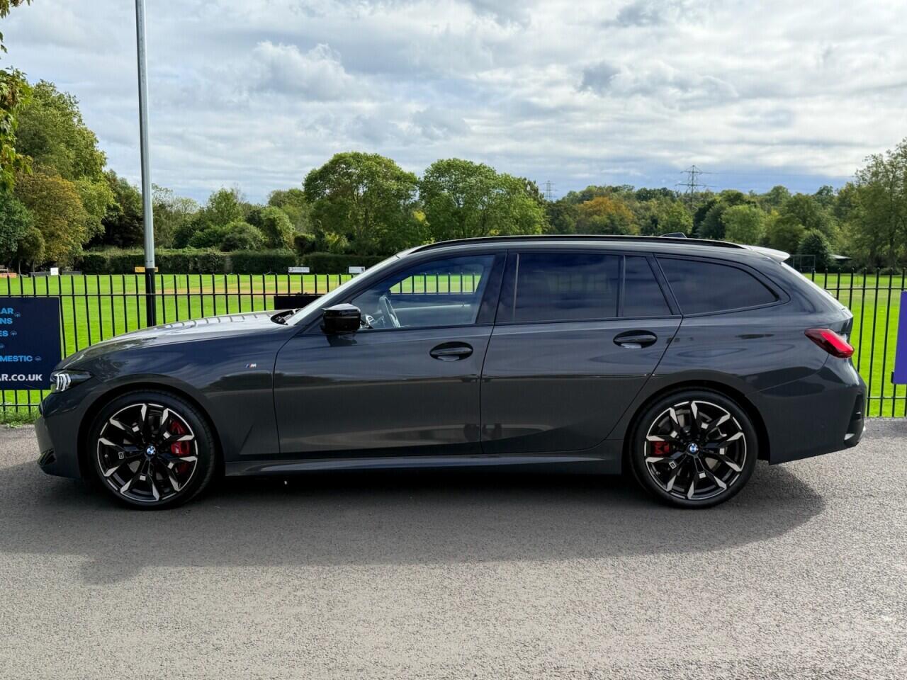 BMW 3 Series view 10