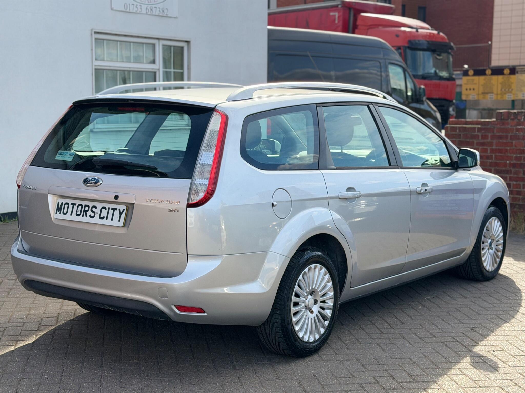 Ford Focus view 15