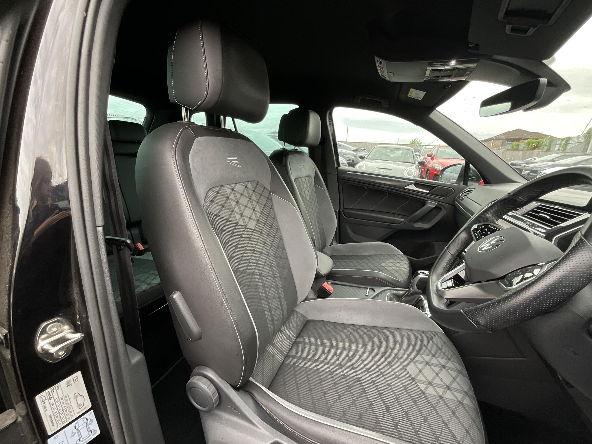 Volkswagen Tiguan view 8