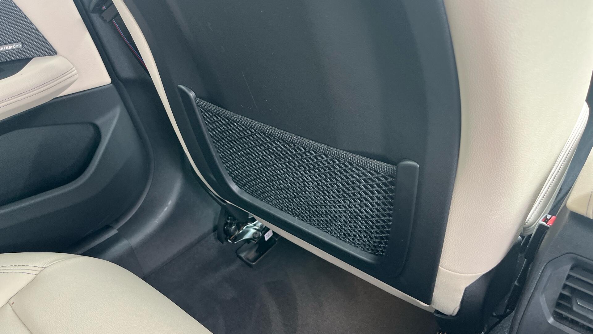 BMW i4 view 25