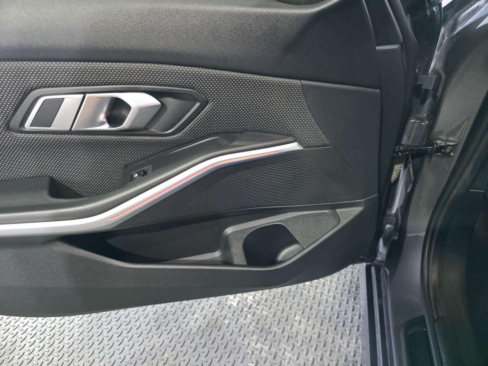 BMW 3 Series view 75