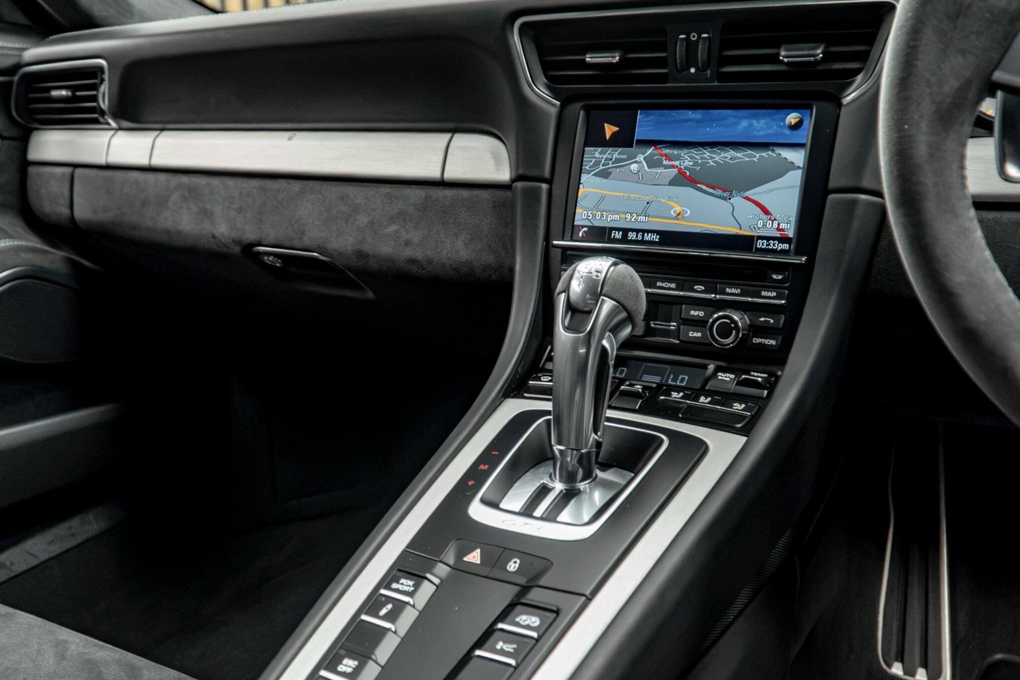 Porsche 911 view 26