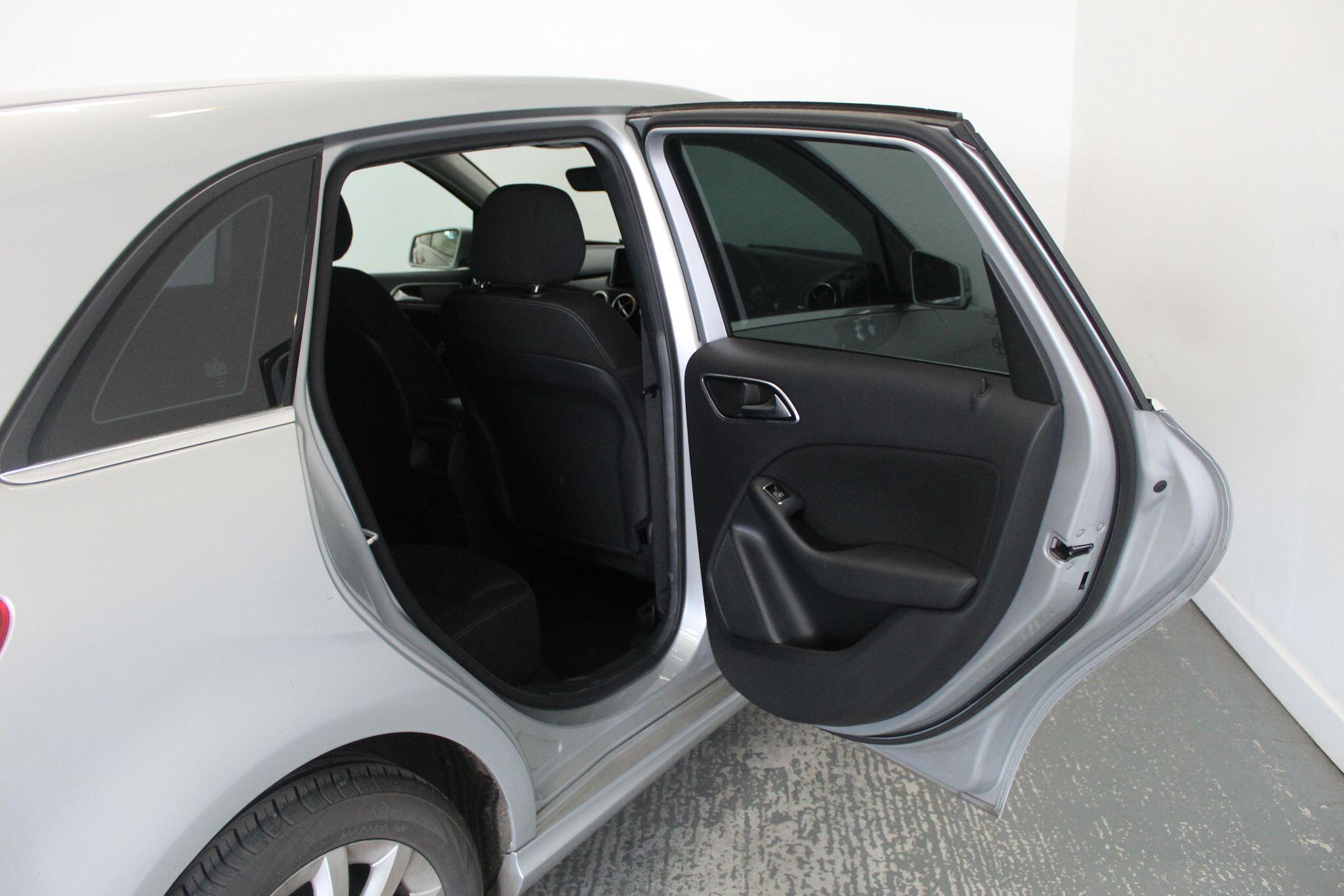 Mercedes-Benz B-Class view 24