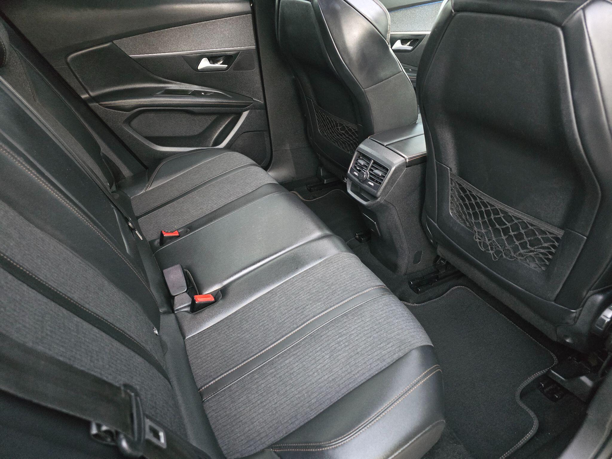 Peugeot 3008 view 13