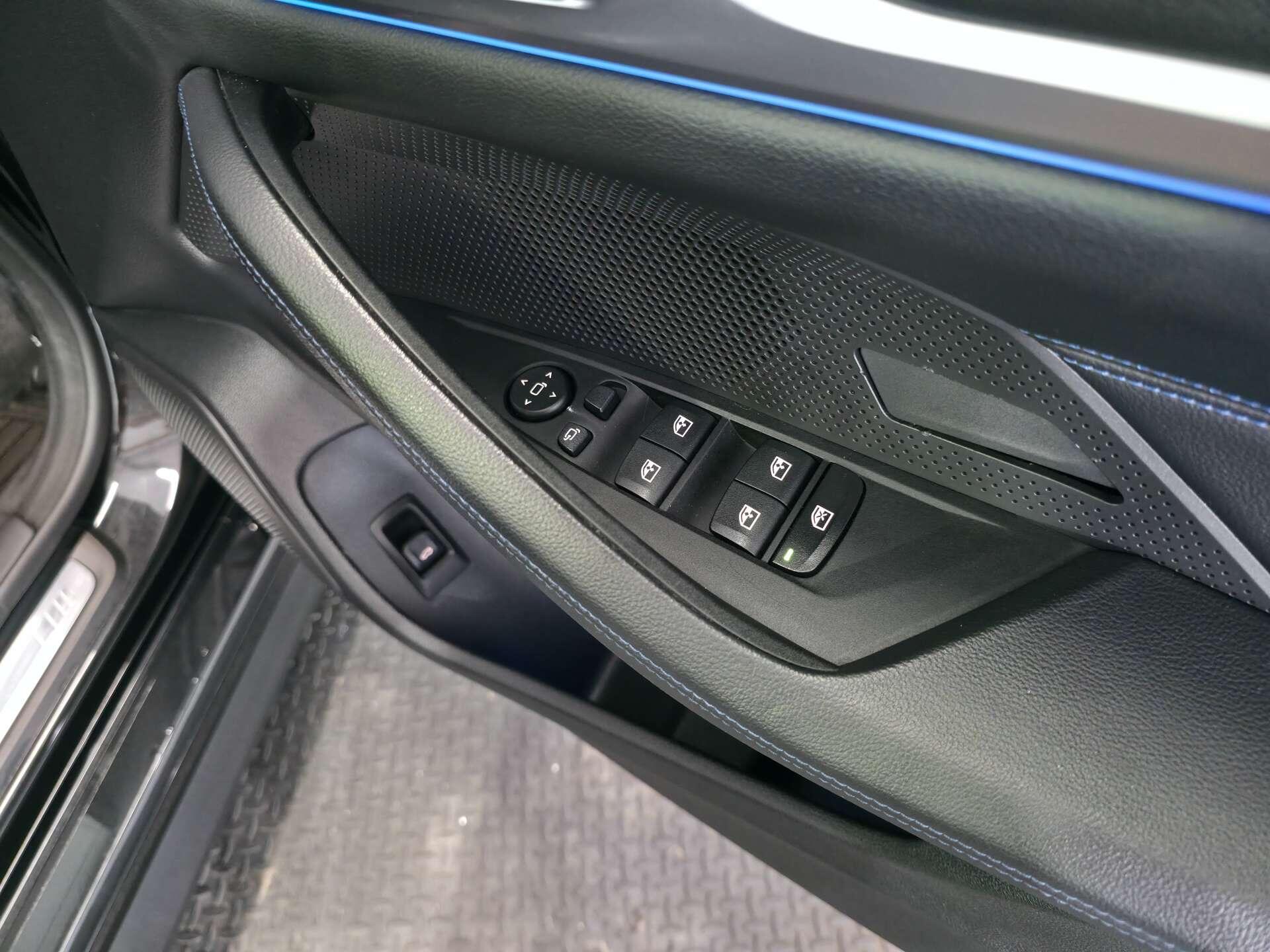 BMW I4 view 25