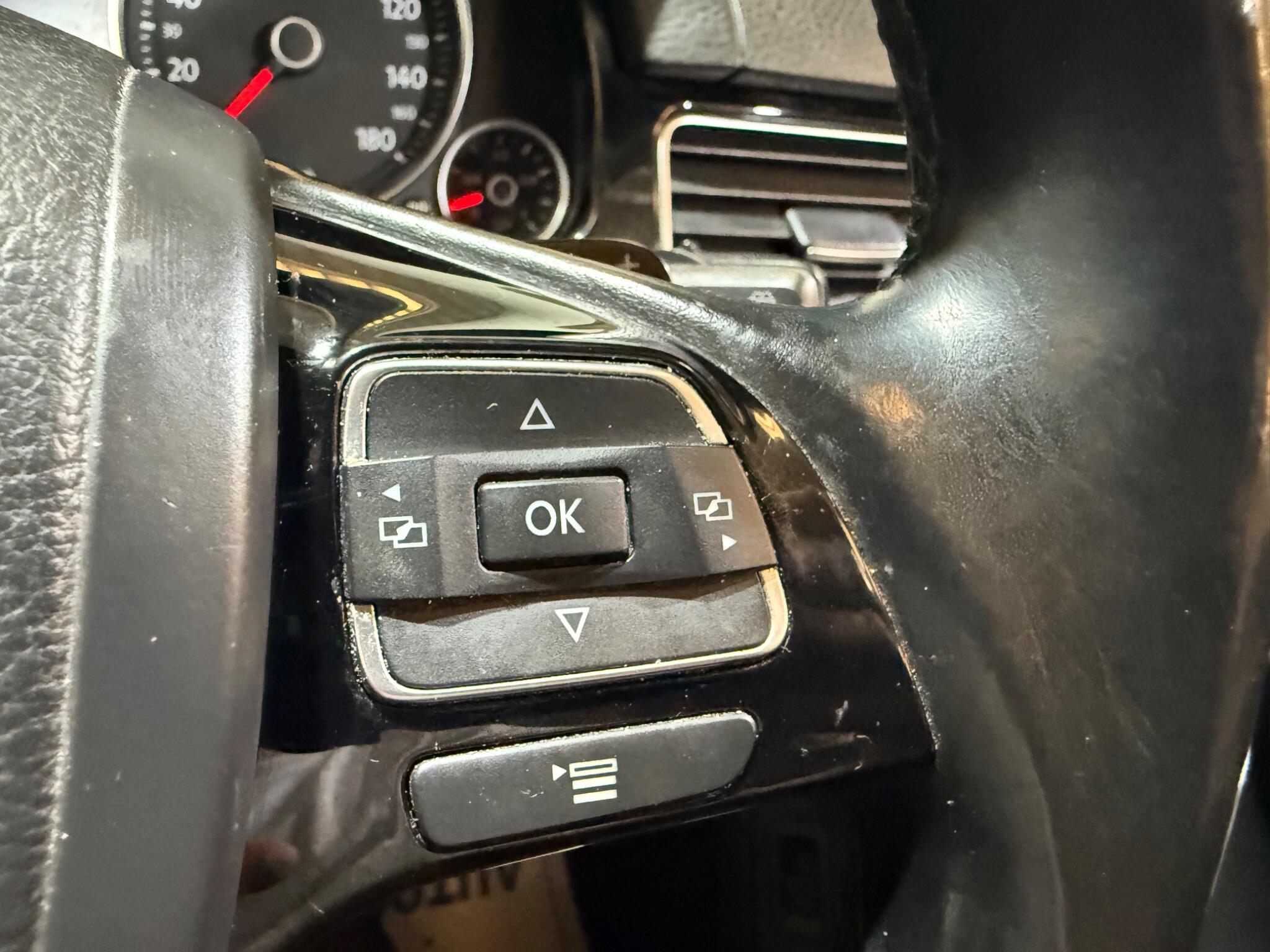 Volkswagen Touareg view 27