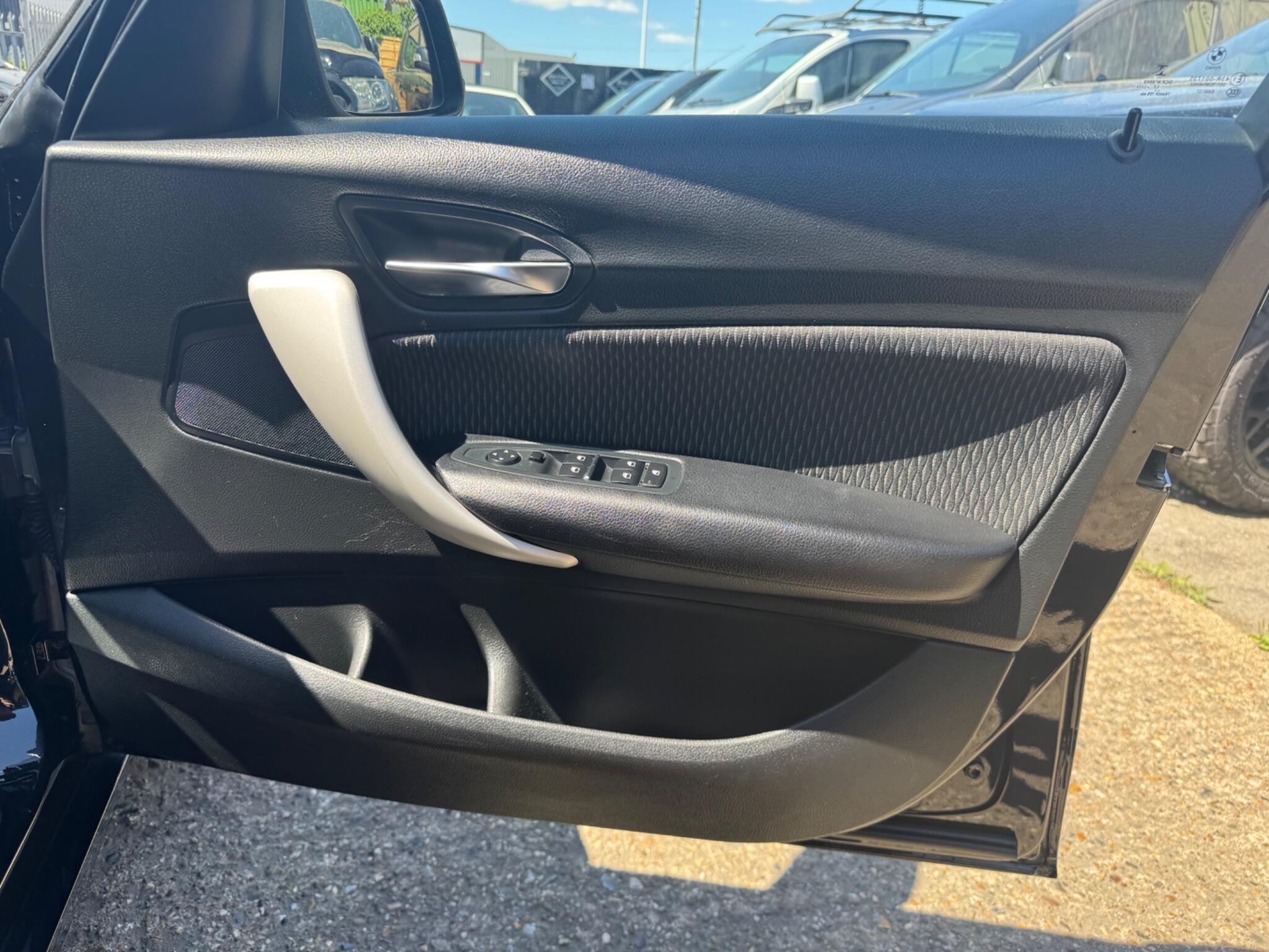 BMW 1 Series view 27