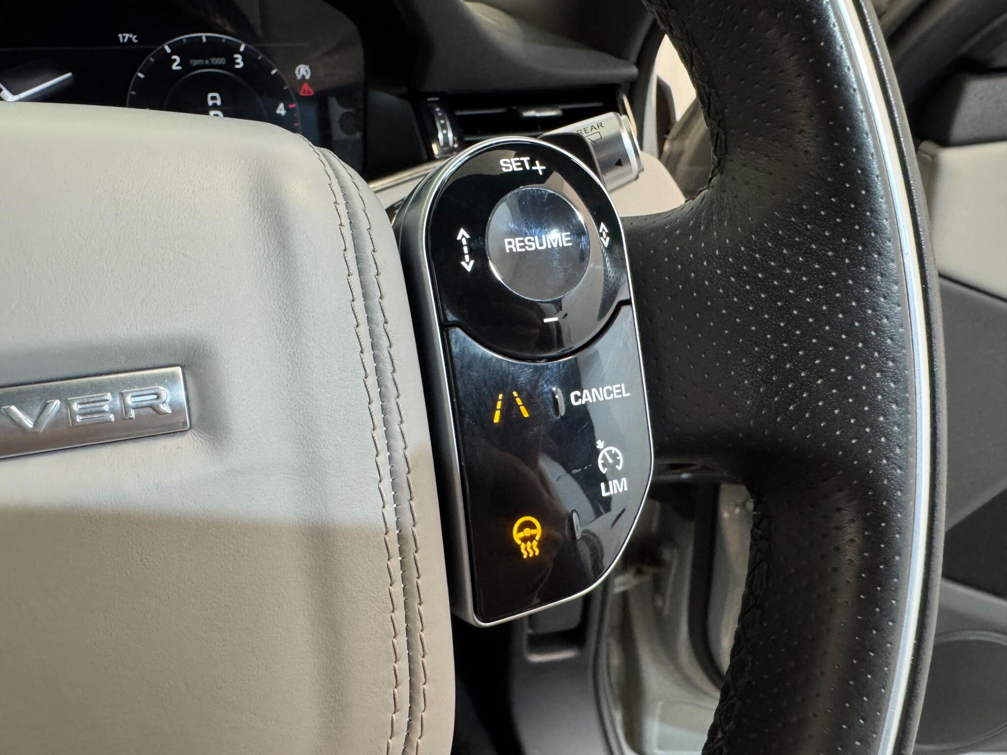 Land Rover Range Rover Evoque view 25