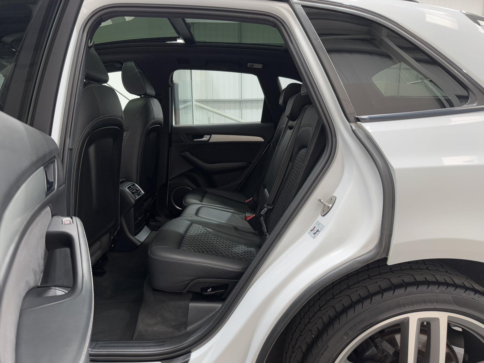 Audi SQ5 view 53
