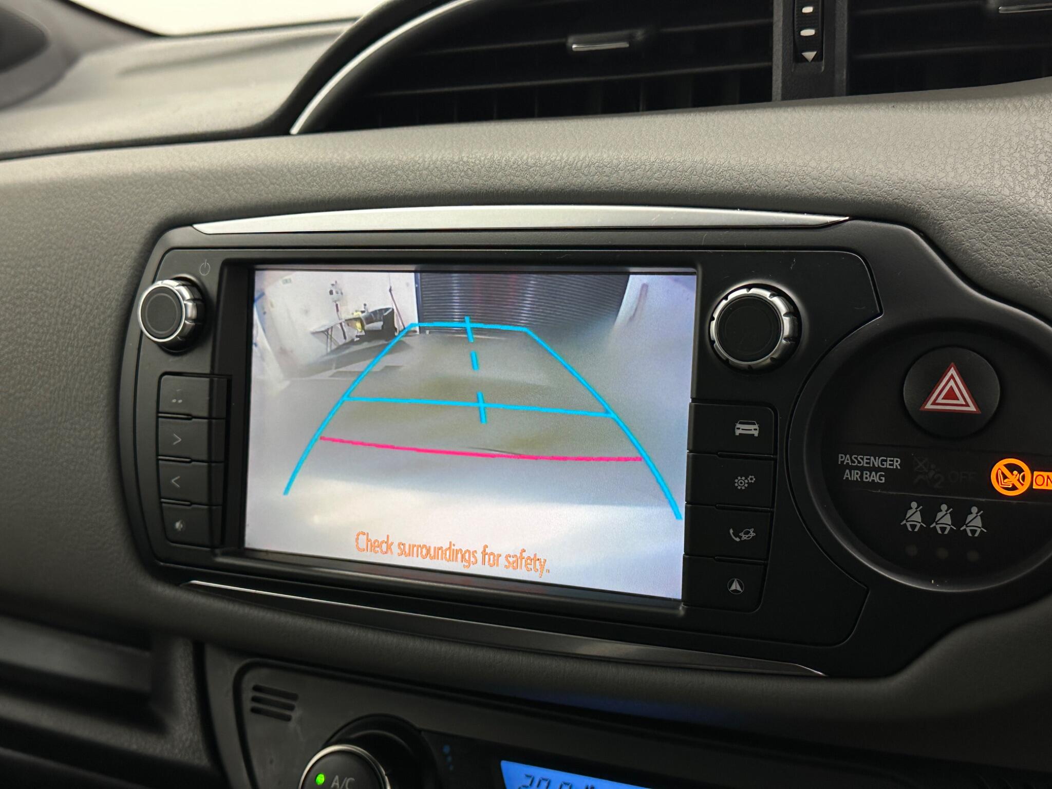 Toyota Yaris view 22
