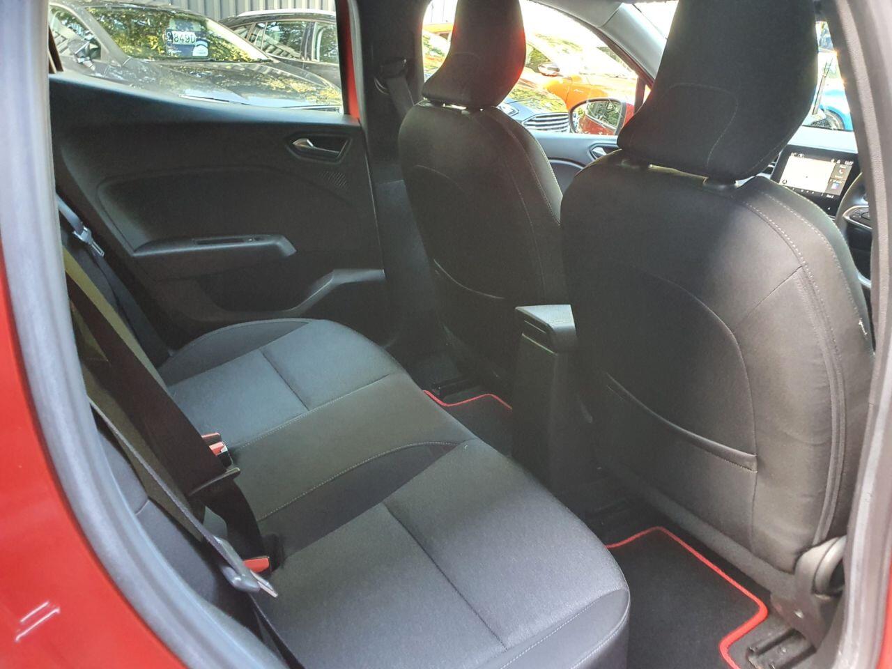 Renault Clio view 19