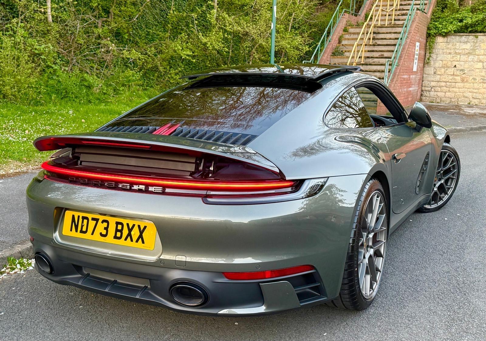 Porsche 911 view 67
