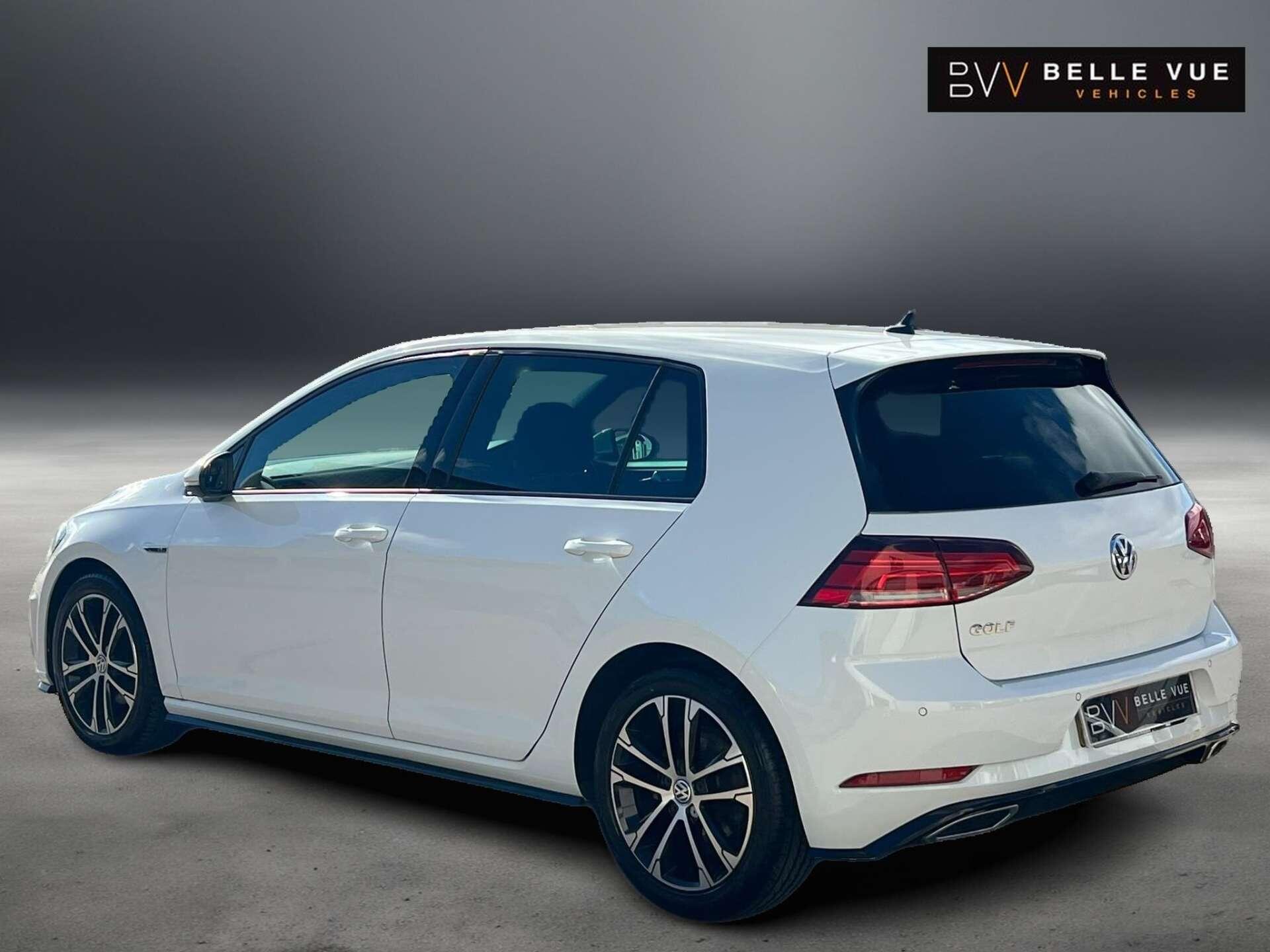 Volkswagen Golf view 4