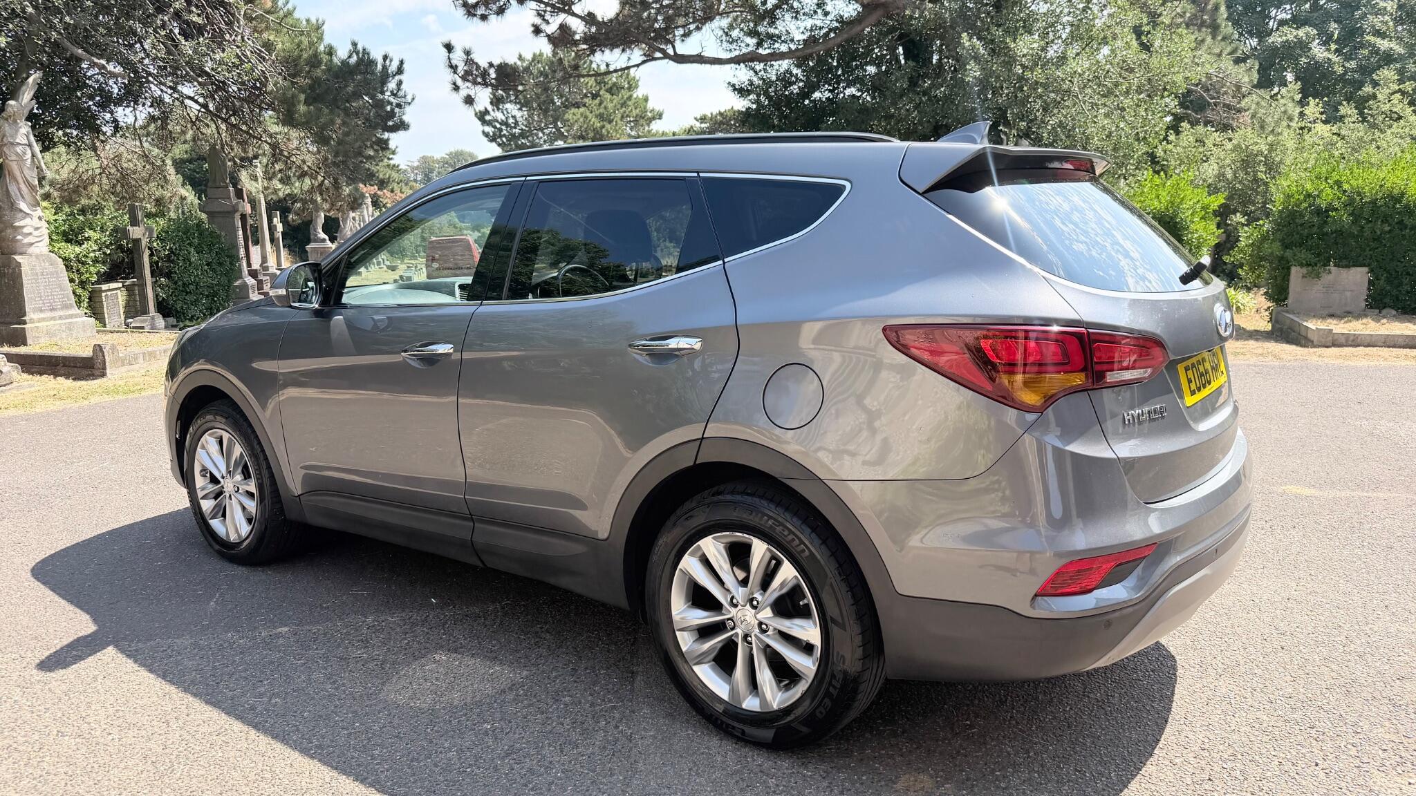 Hyundai Santa Fe view 14