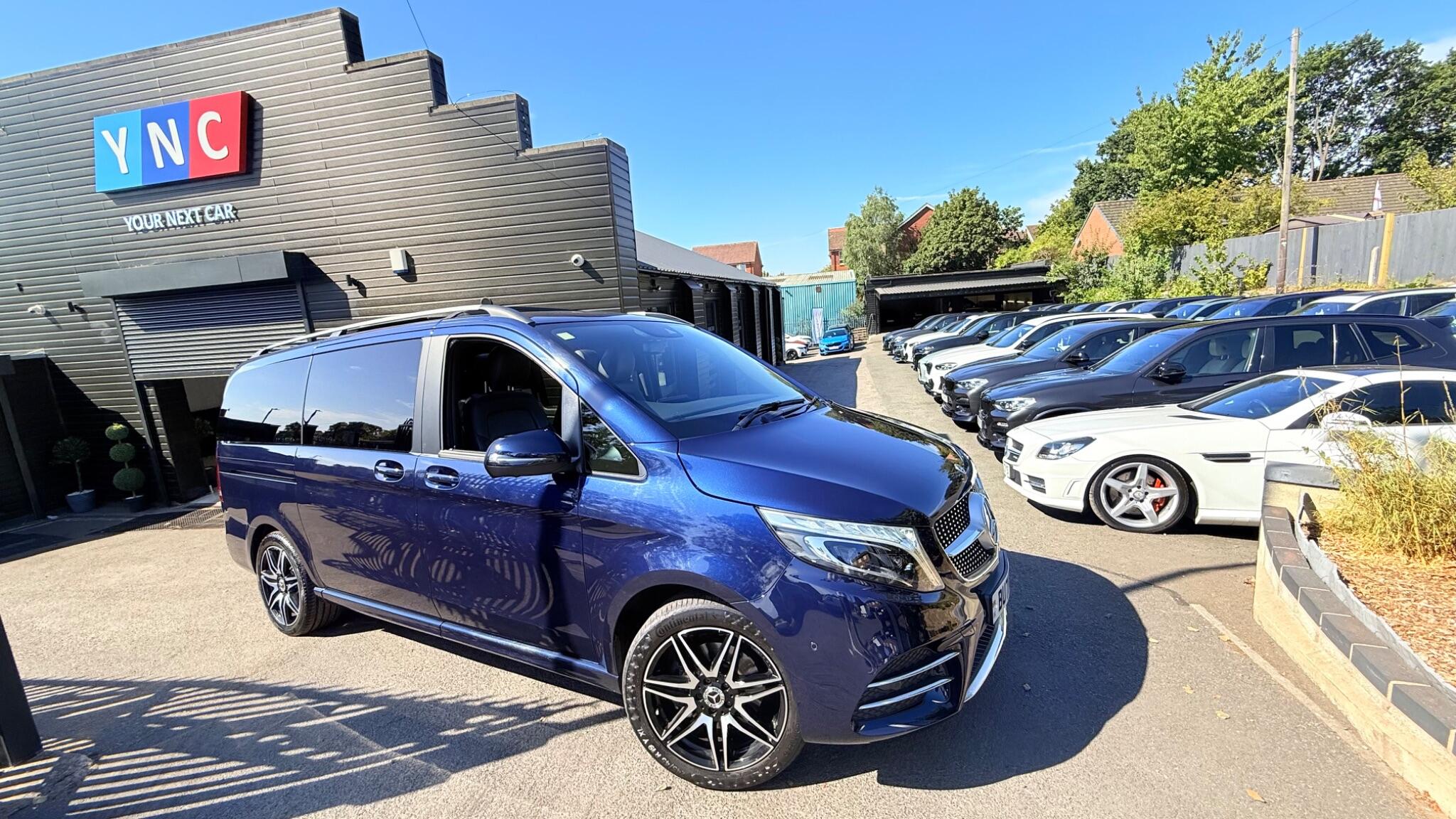 Mercedes-Benz V-Class view 3