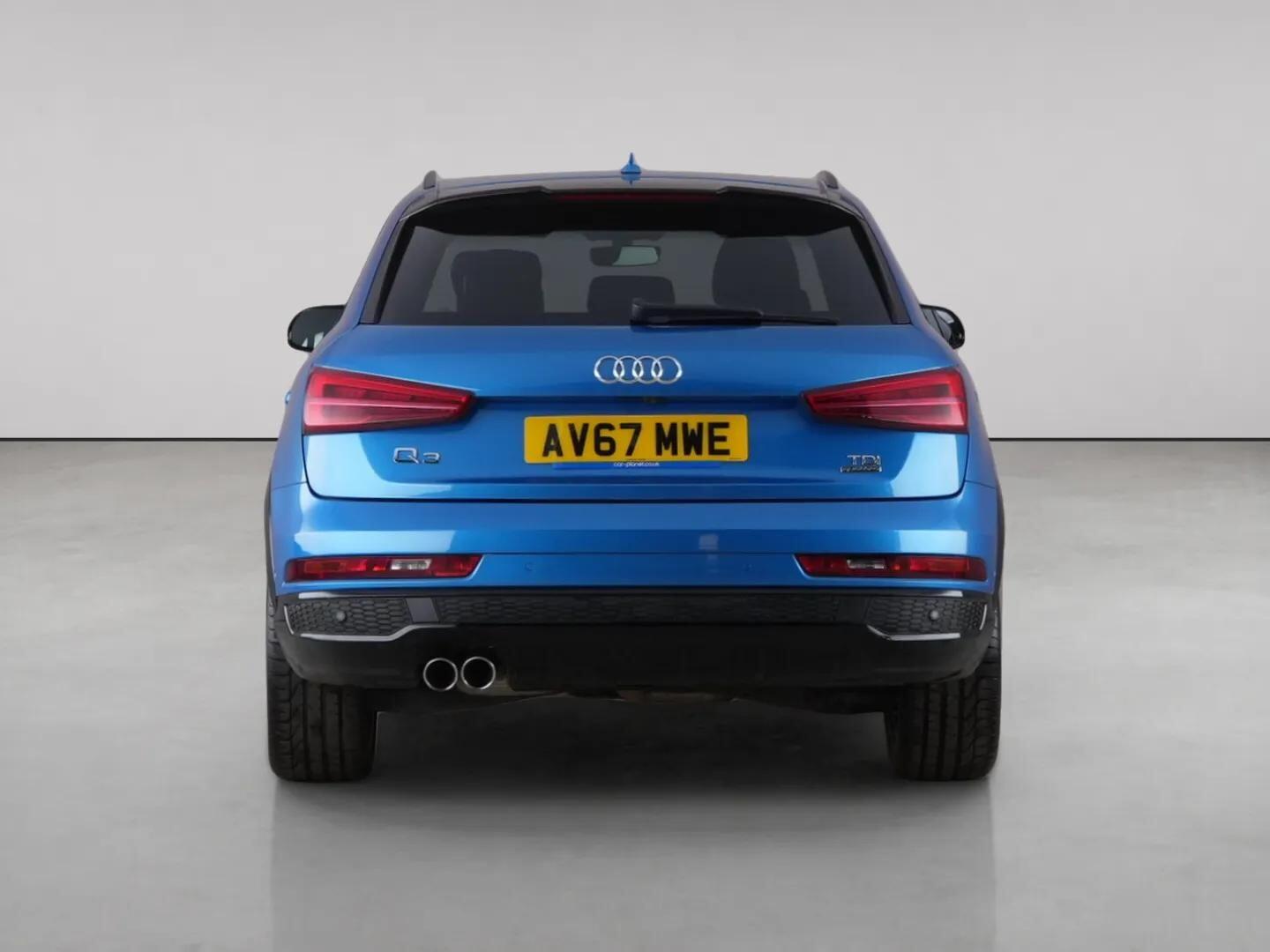 Audi Q3 view 7