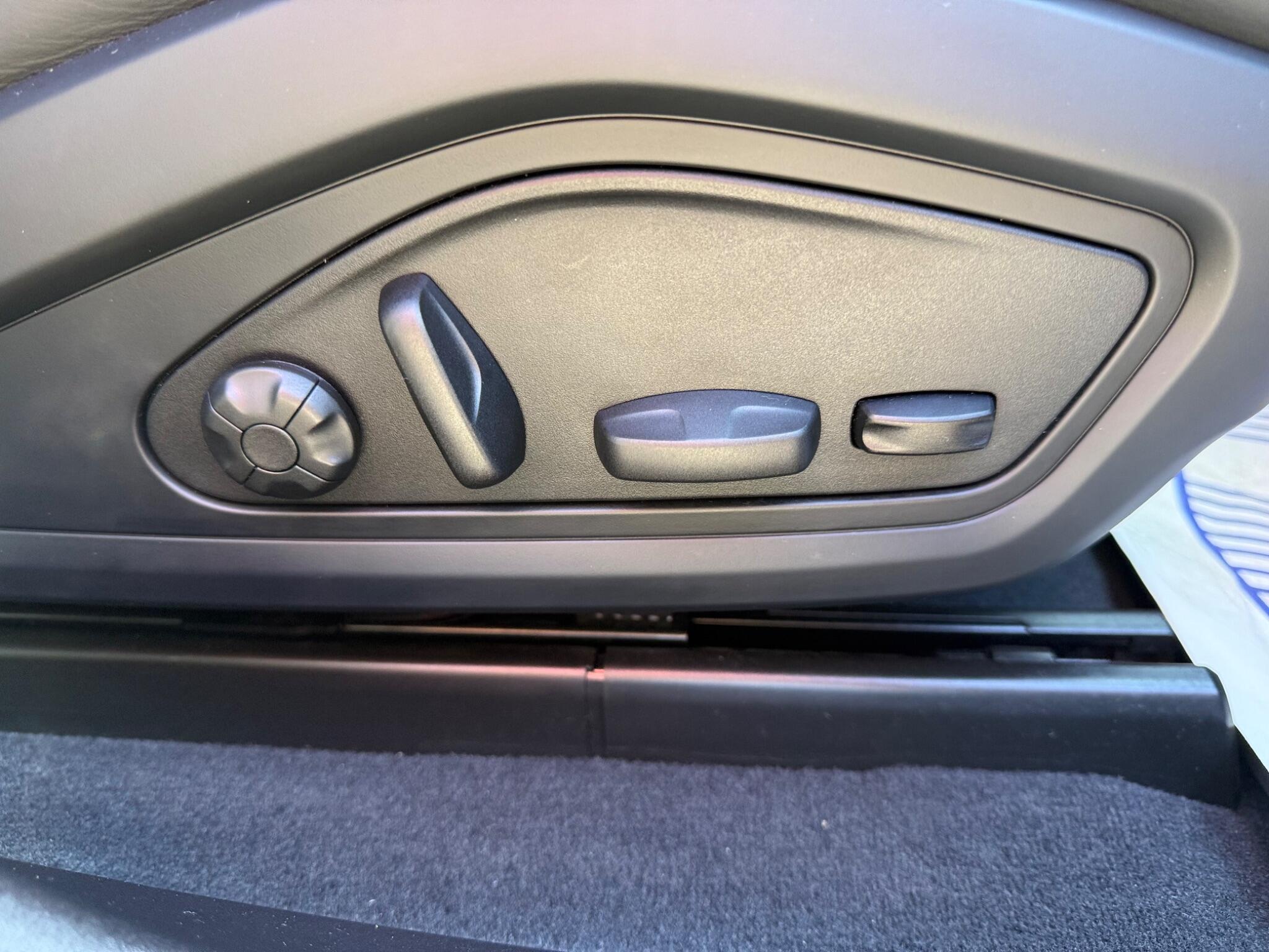 Porsche Taycan view 21