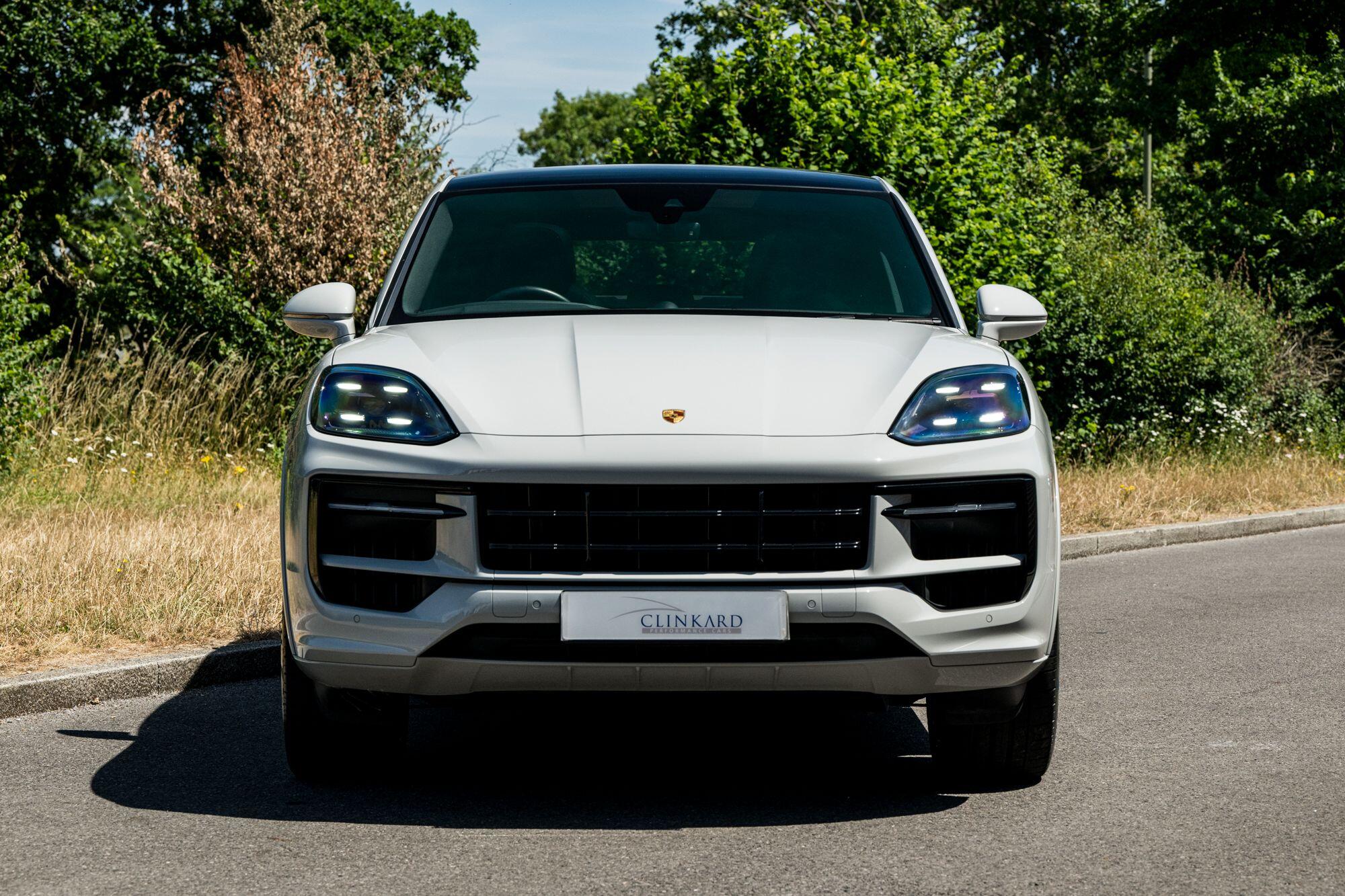 Porsche Cayenne view 8