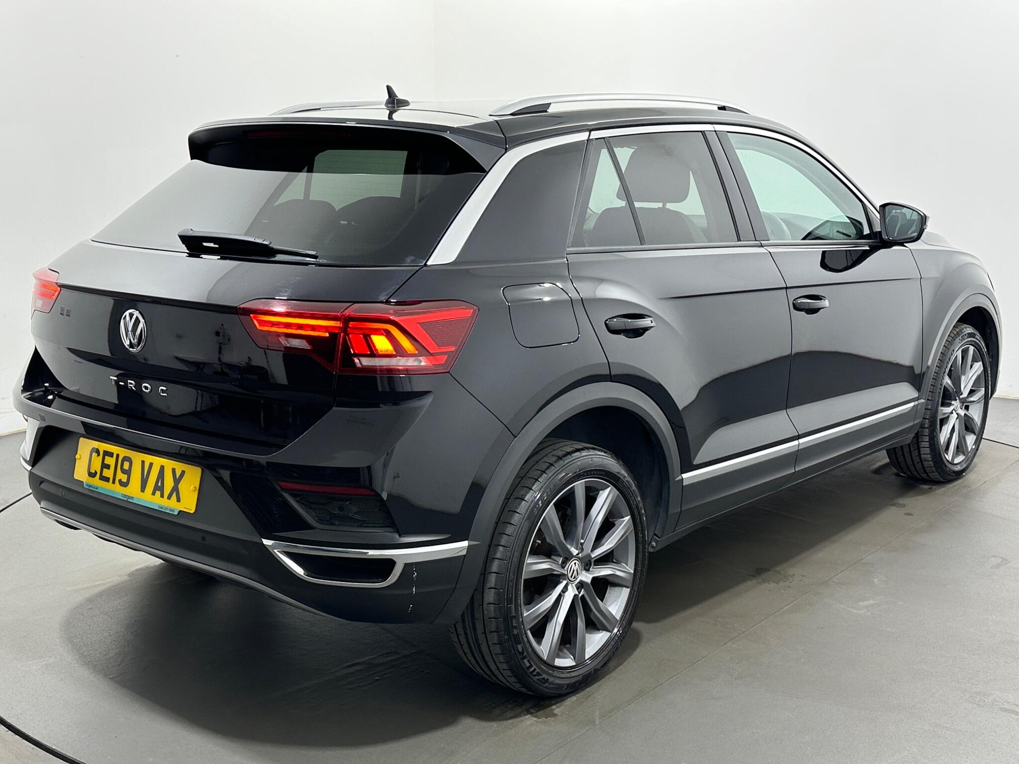 Volkswagen T-Roc view 50