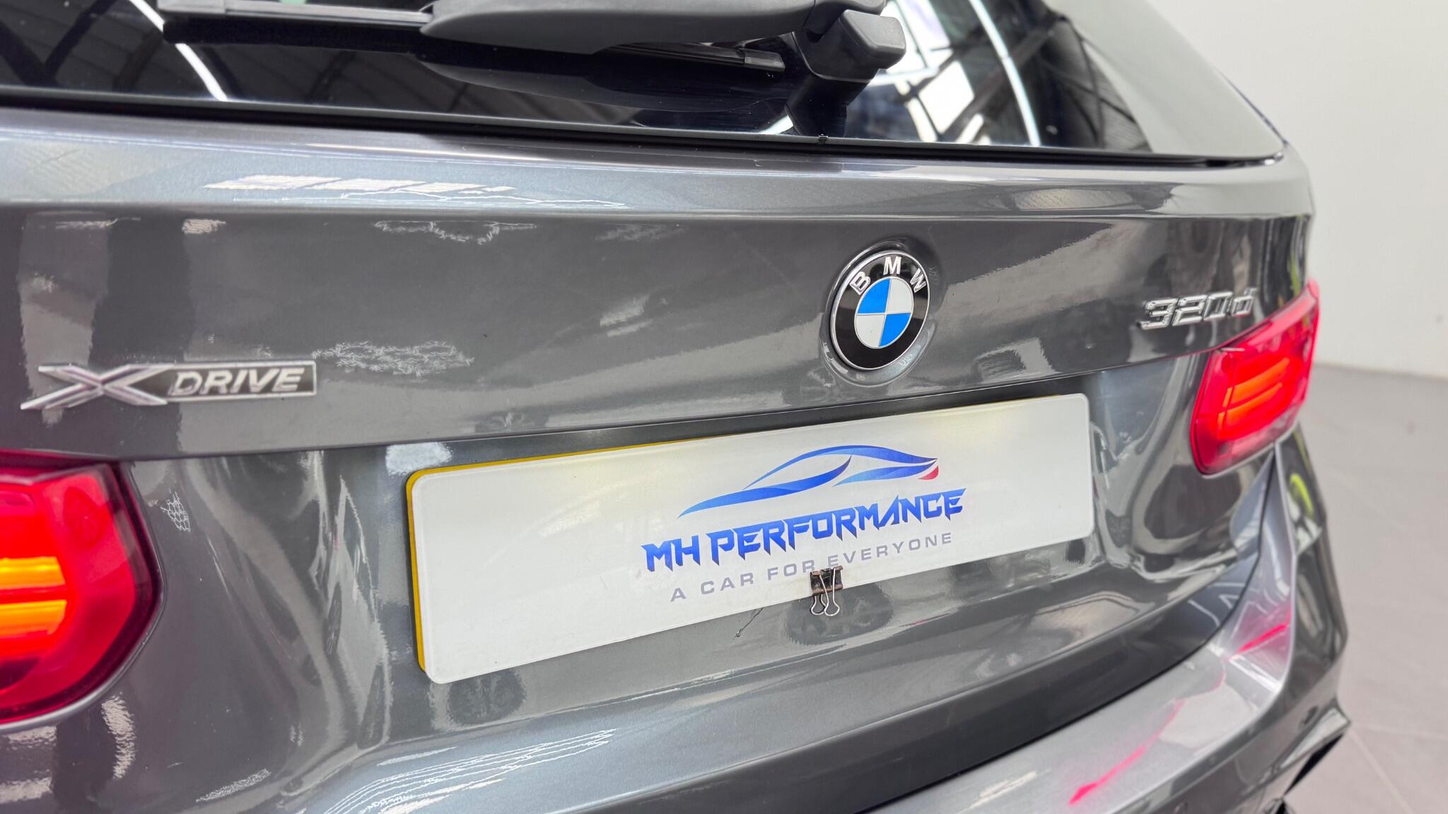 BMW 3 Series view 44