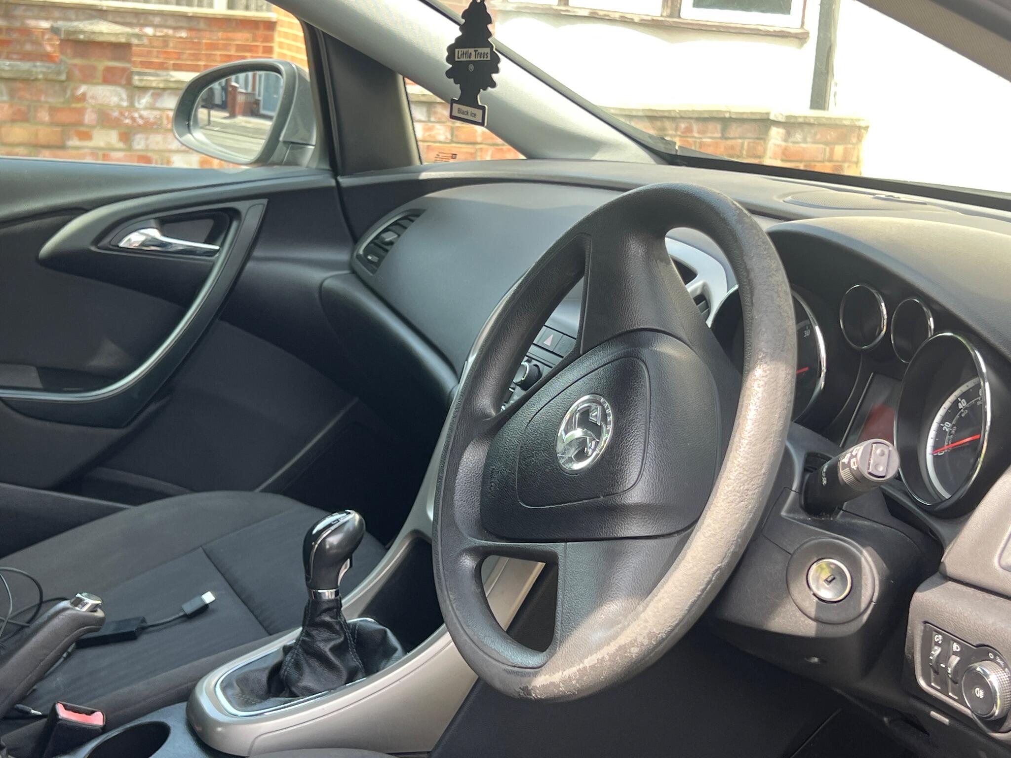 Vauxhall Astra view 8