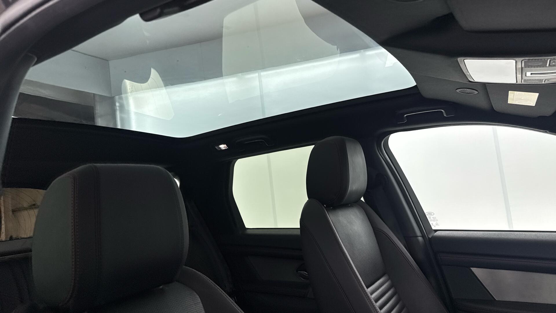 Land Rover Discovery Sport view 17