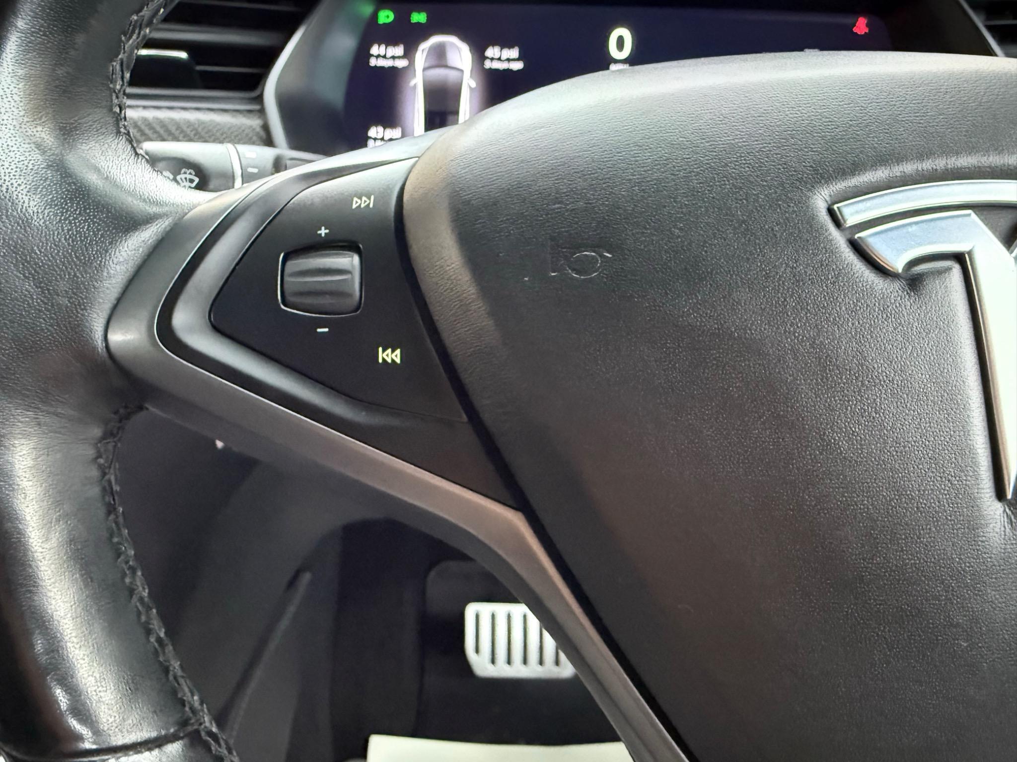 Tesla Model X view 21