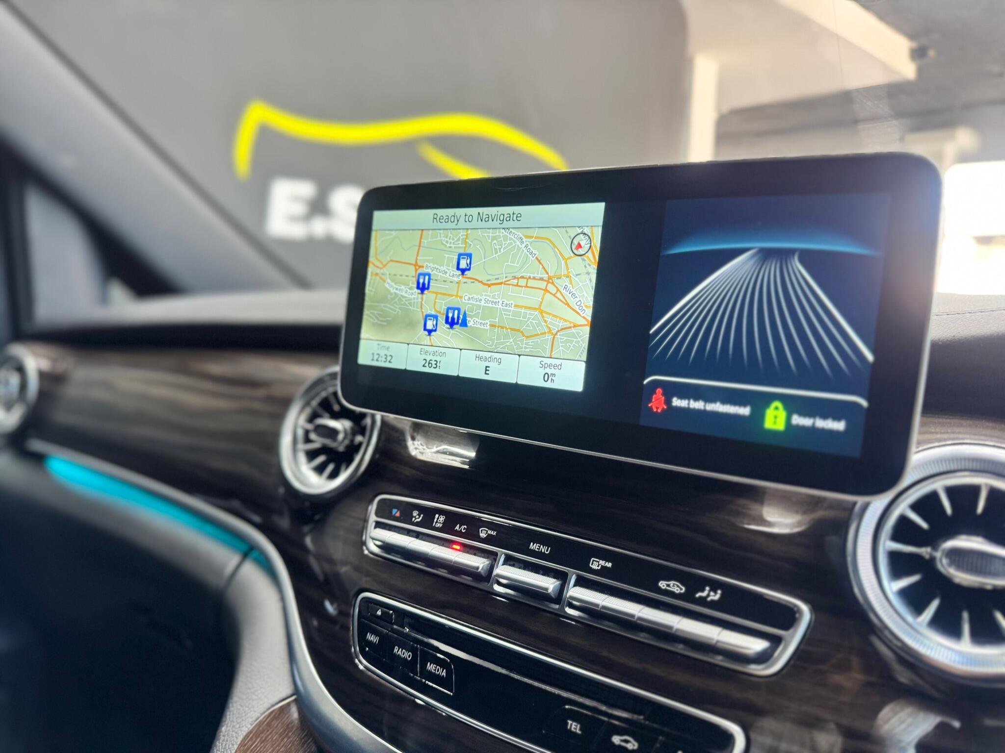 Mercedes-Benz V-Class view 58