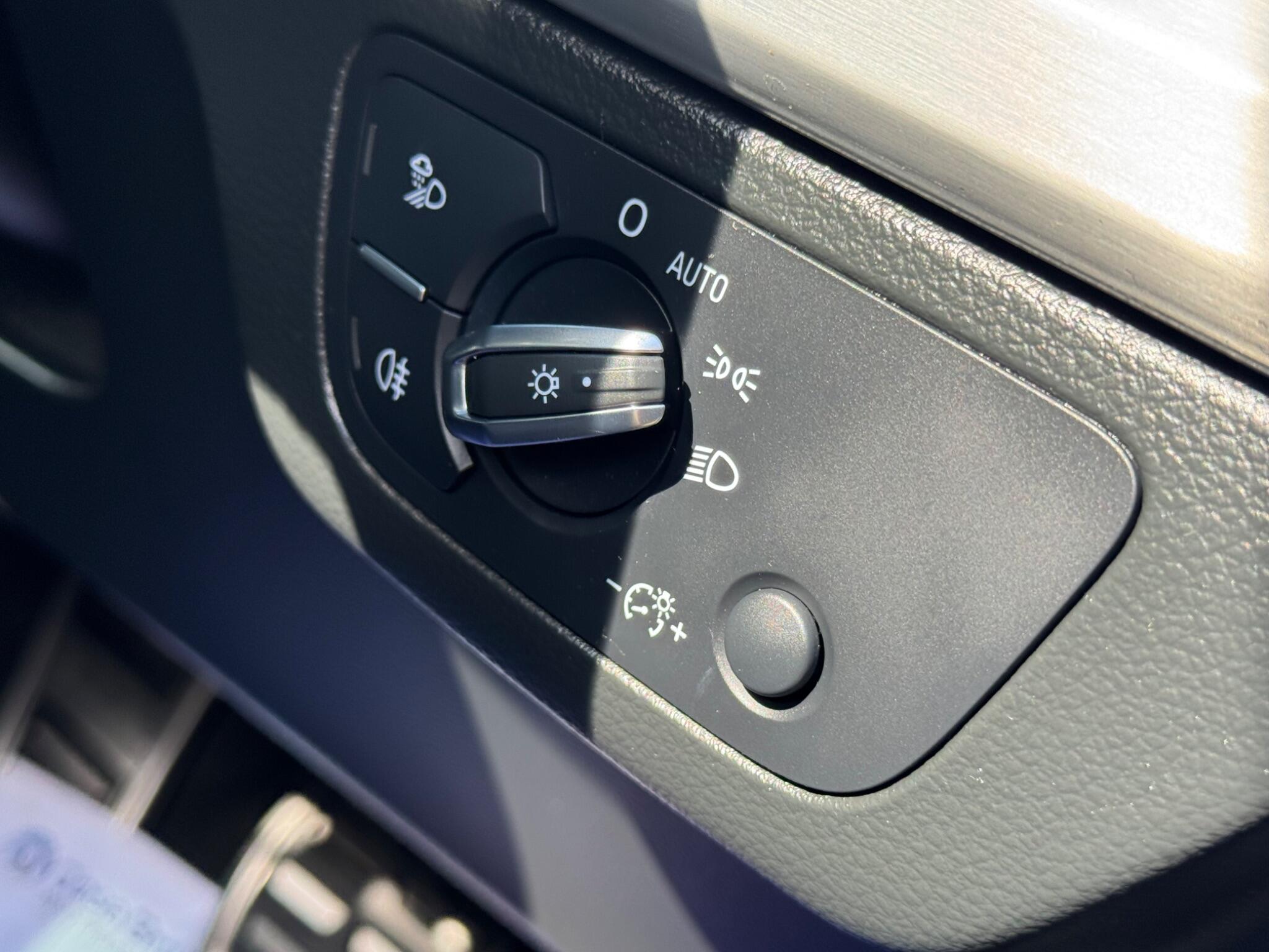 Audi Q5 view 17