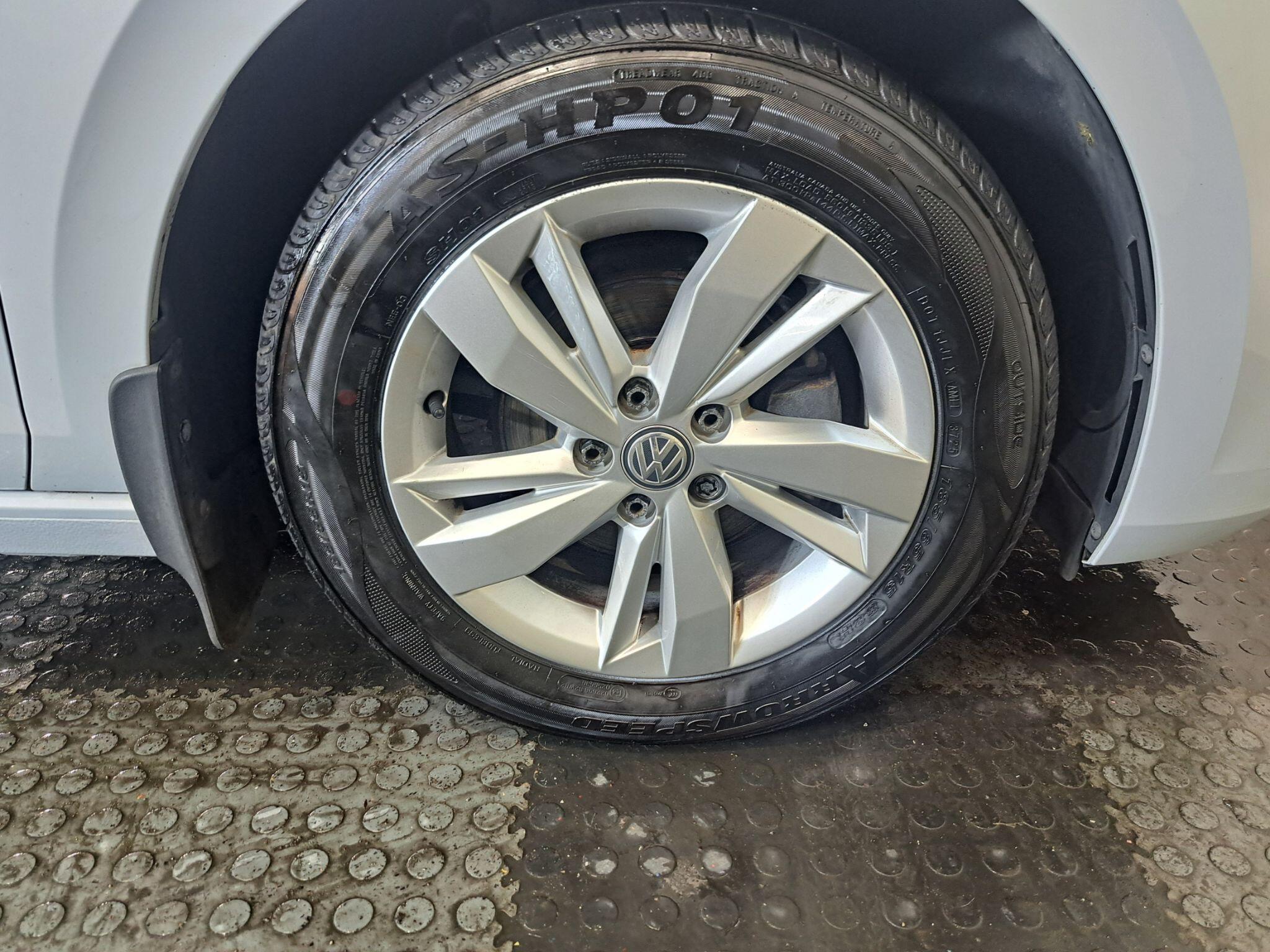 Volkswagen Polo view 32