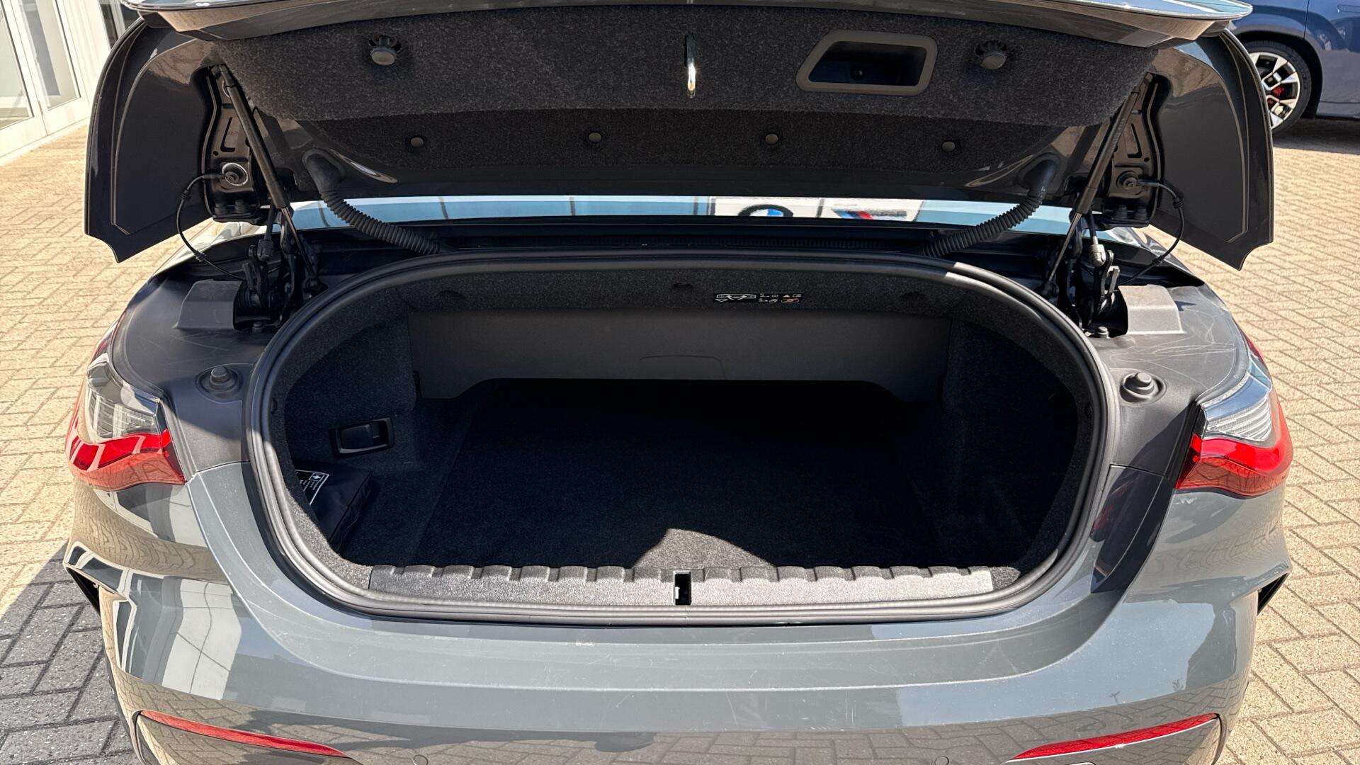 BMW 4 Series view 13