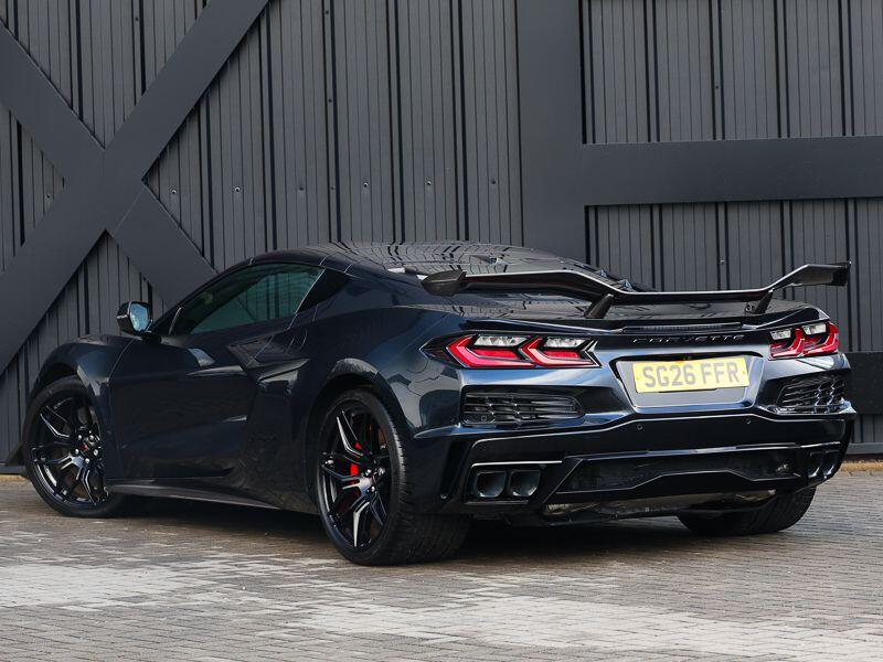 Chevrolet Corvette view 8