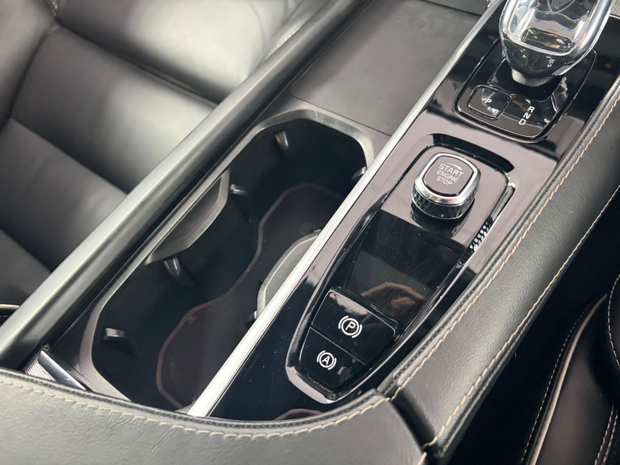 Volvo XC90 view 18