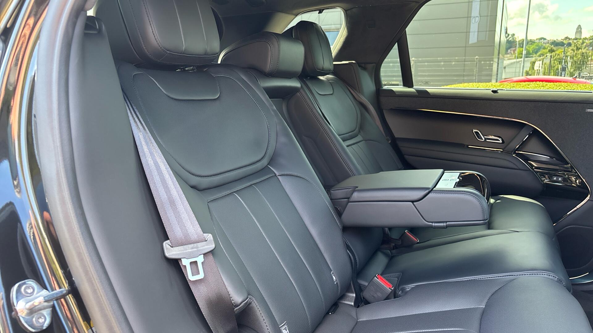 Land Rover Range Rover Sport view 35