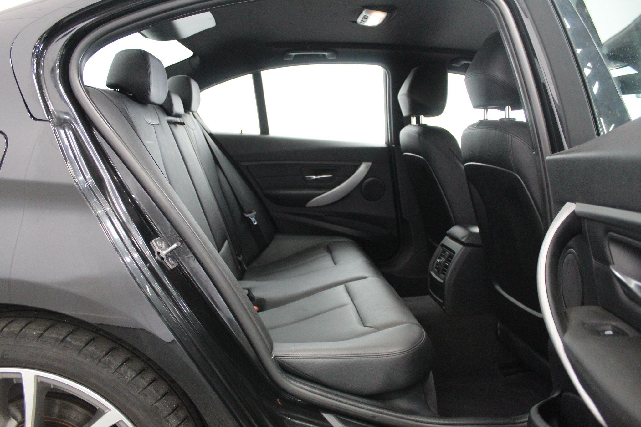 BMW 3 Series view 53