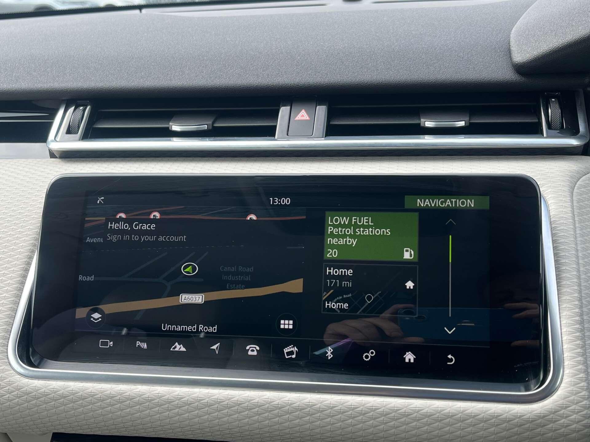 Land Rover Range Rover Velar view 30