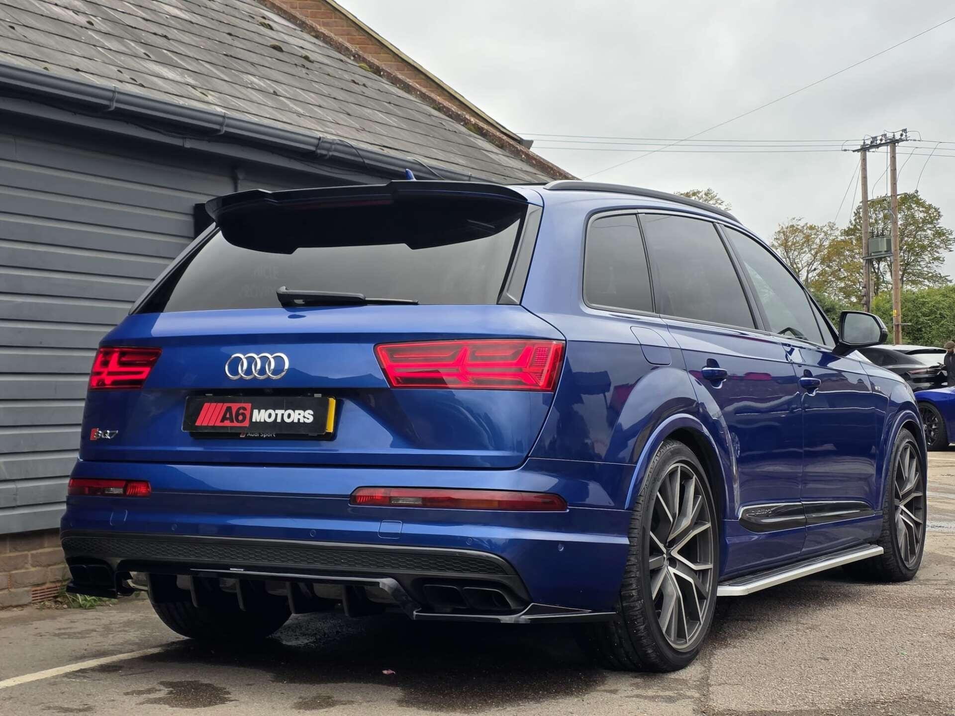 Audi SQ7 view 15