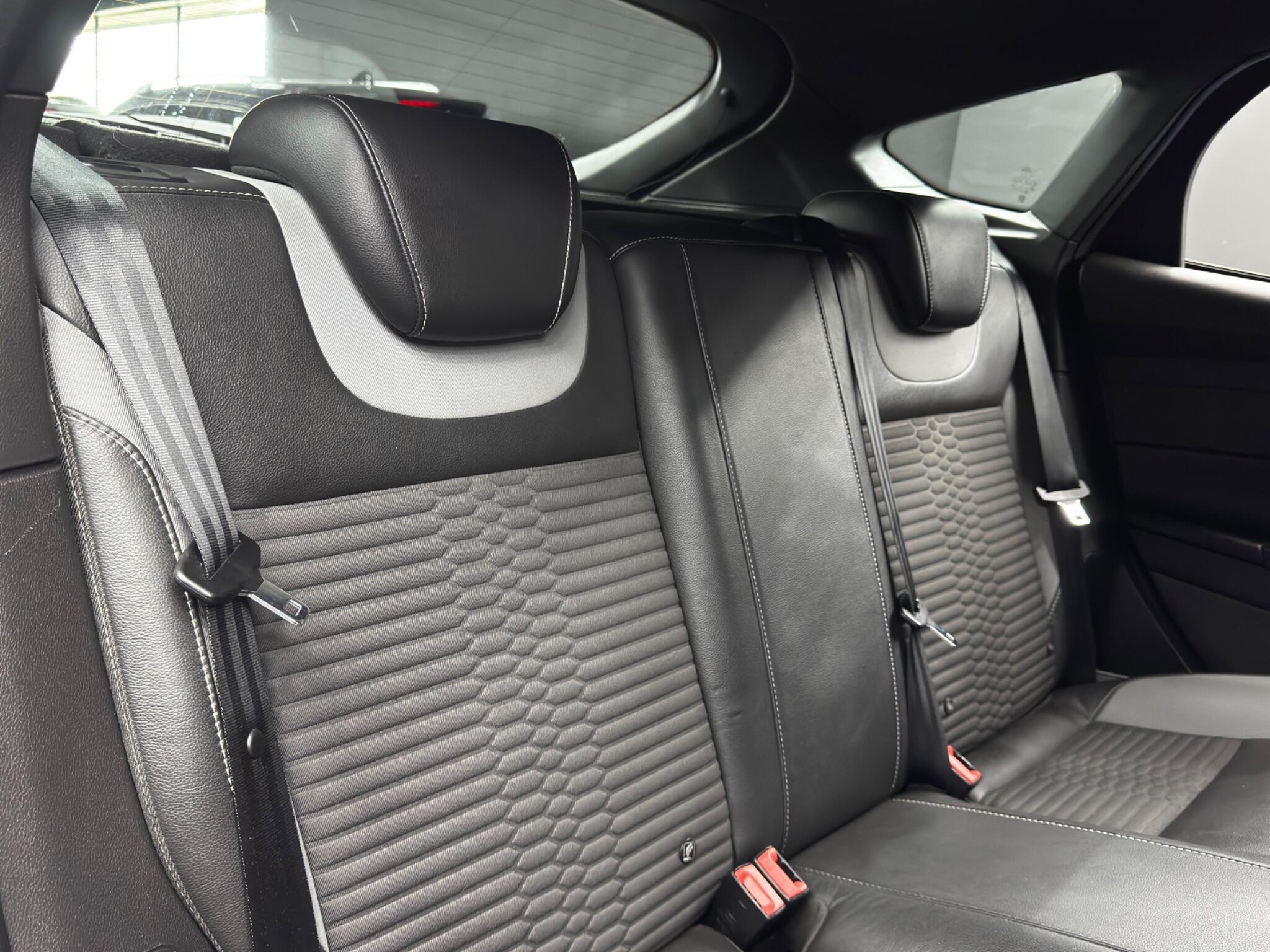 Ford Focus view 15