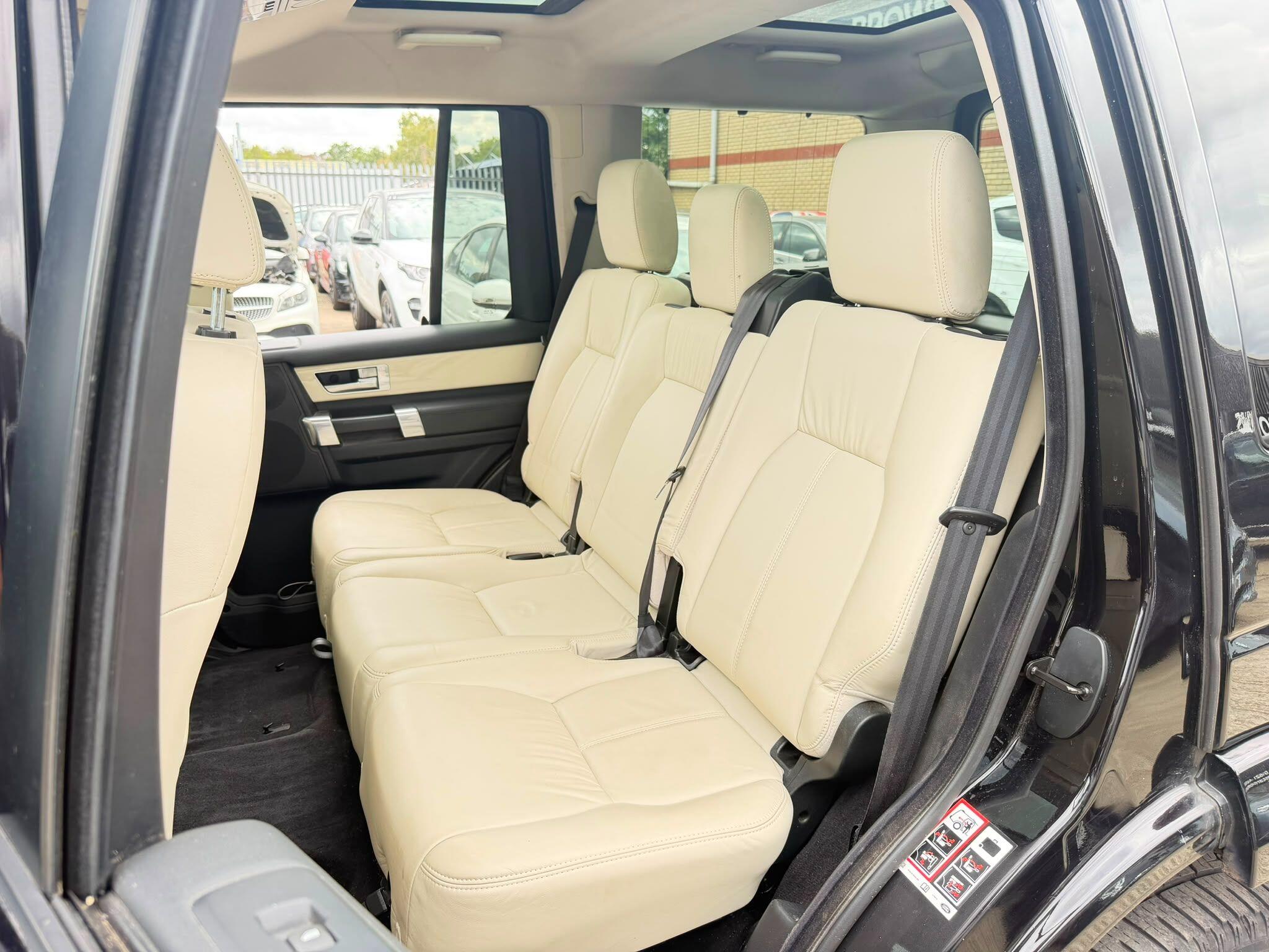 Land Rover Discovery view 16
