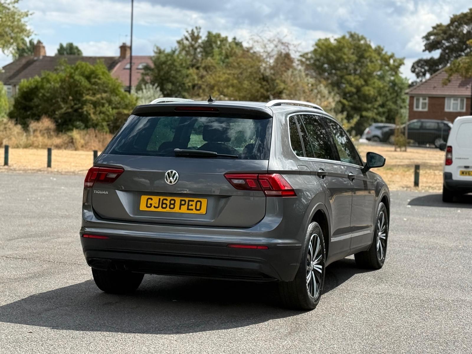 Volkswagen Tiguan view 18