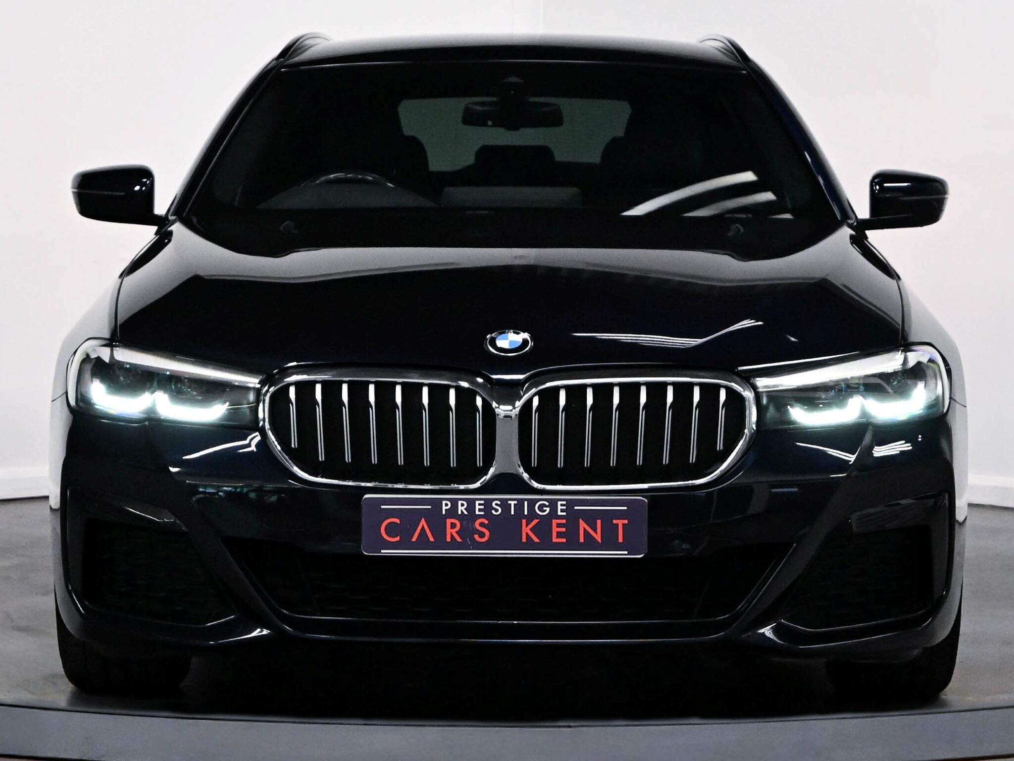 BMW 5 Series view 19