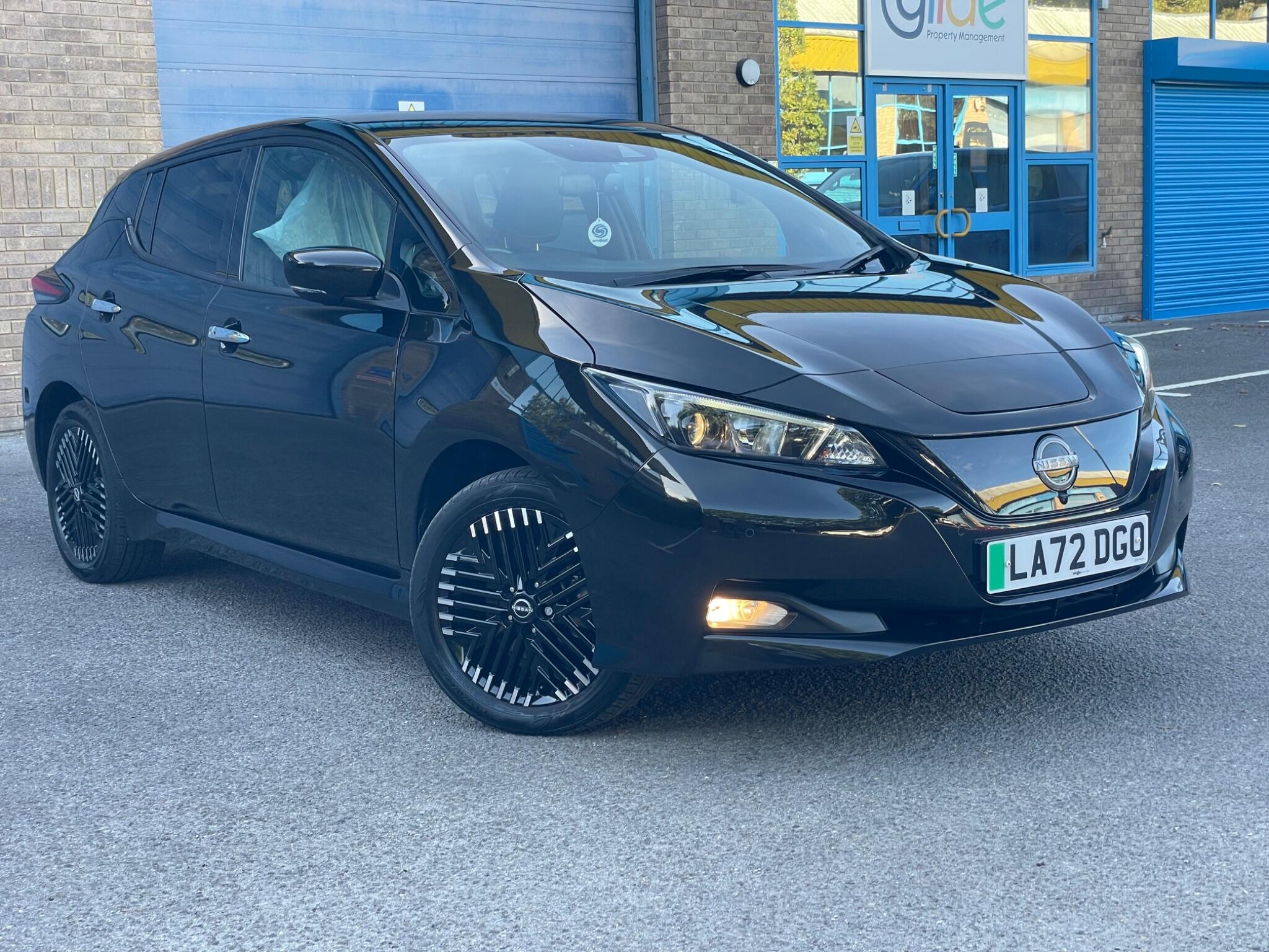 2022 NISSAN LEAF