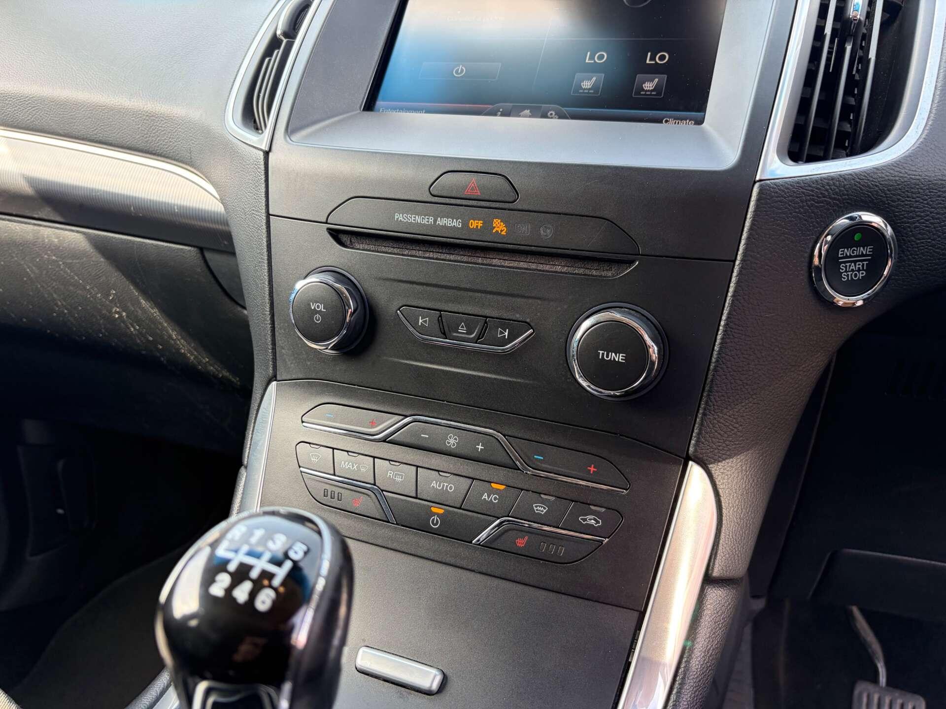 Ford Edge view 43