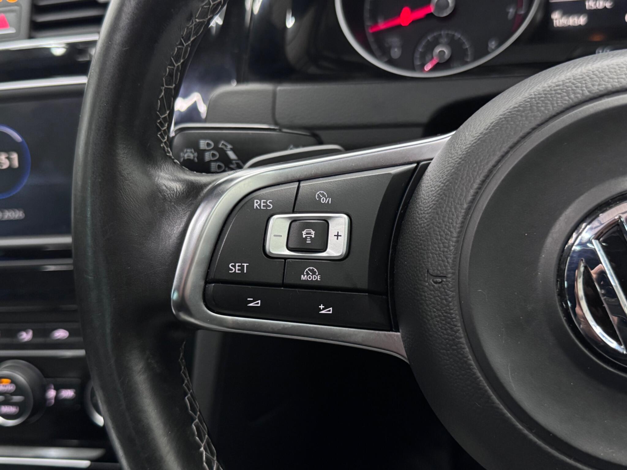 Volkswagen Golf view 41