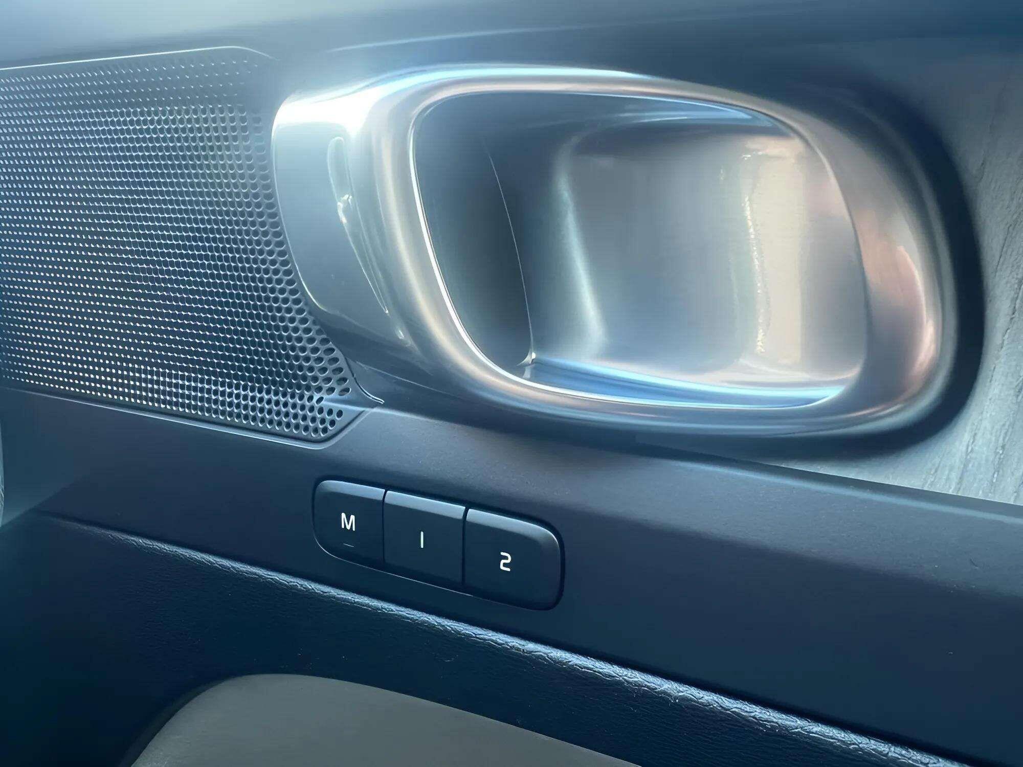 Volvo XC40 view 19
